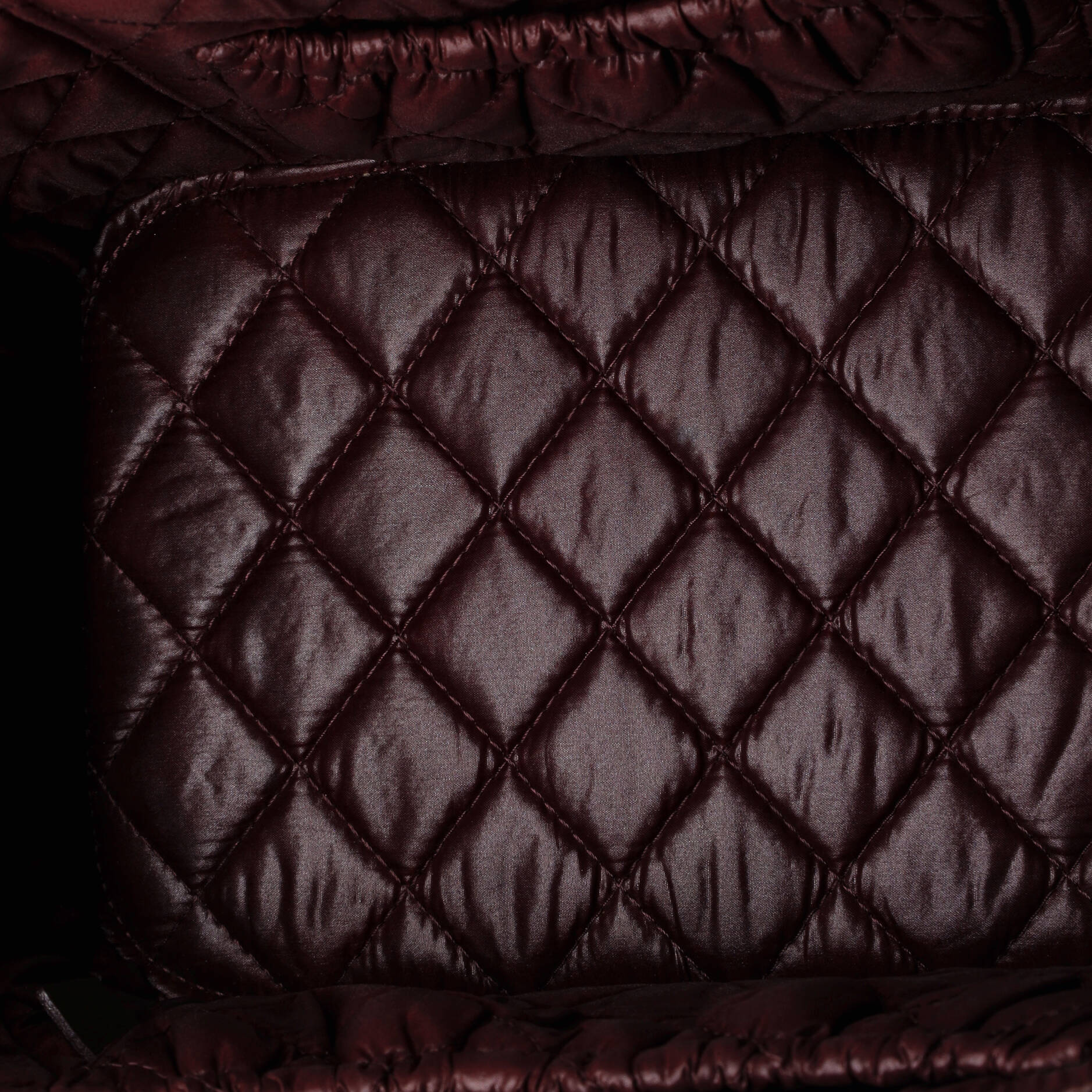 Classic Vanity Case Quilted Caviar Medium - Image 5