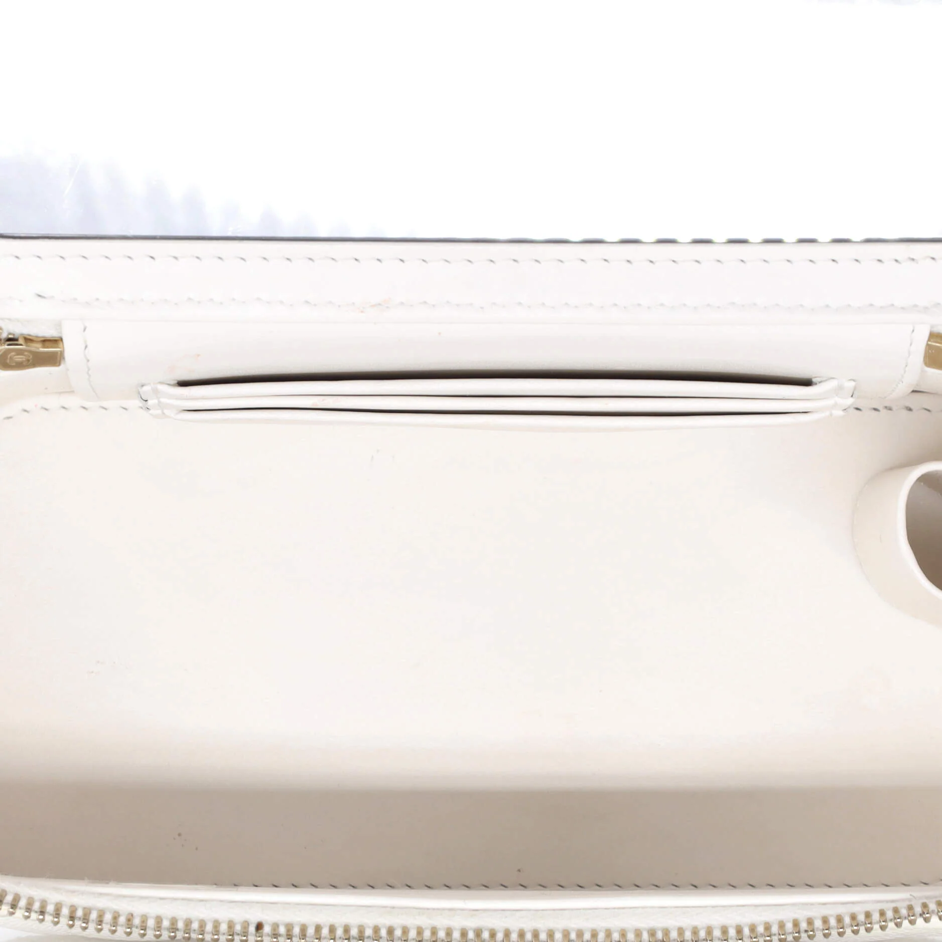 Classic Vanity Case with Chain Quilted Caviar Small - Image 5
