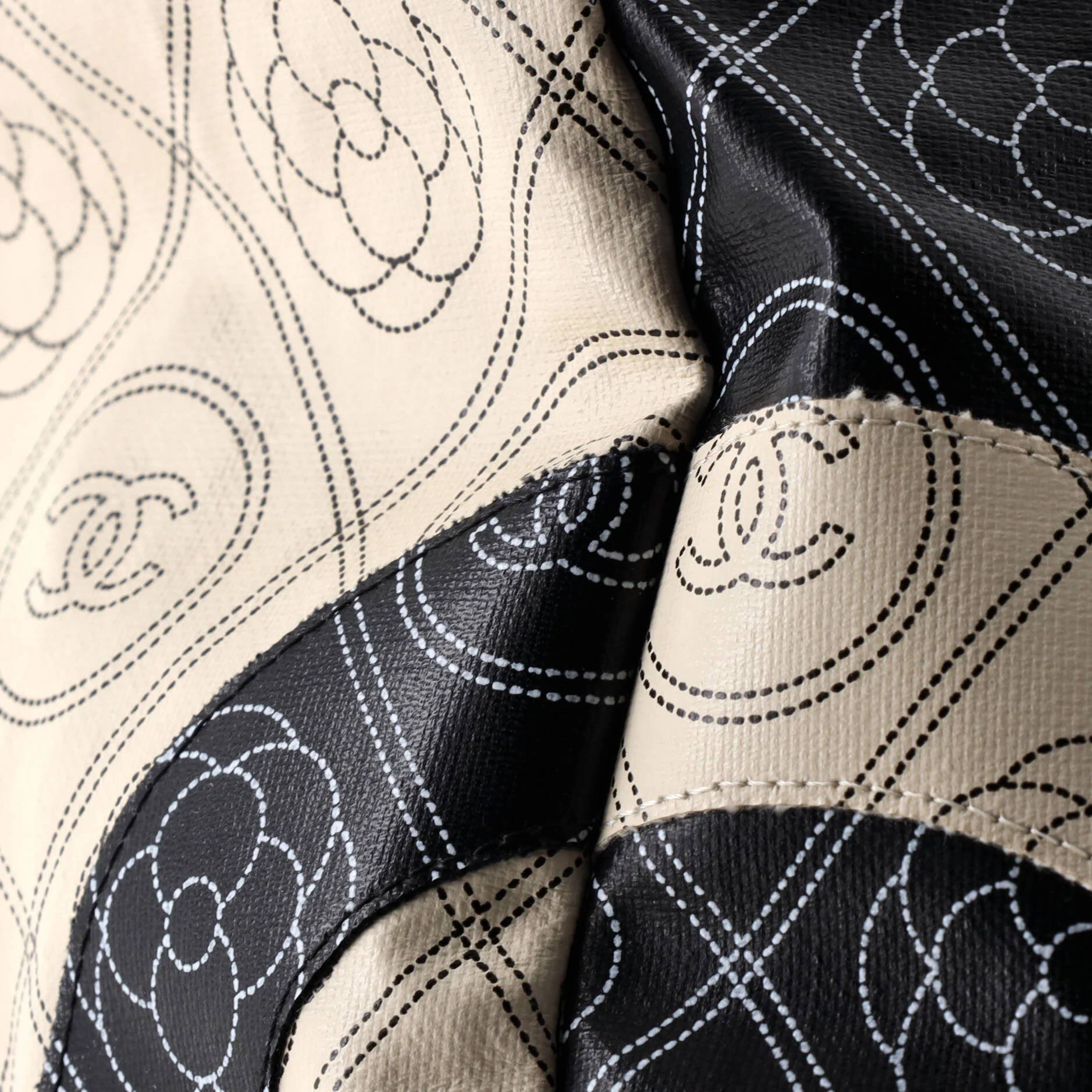 Logo Camellia Shopping Tote Printed Coated Canvas Medium - Image 7