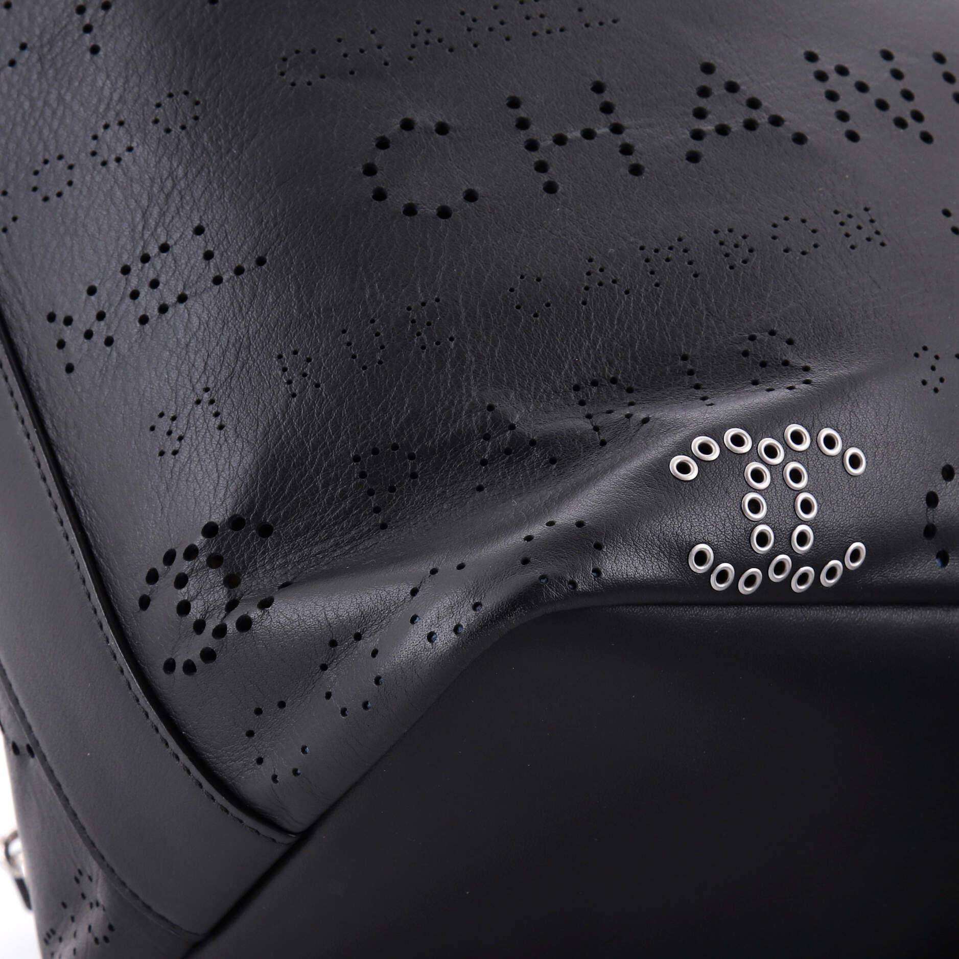Logo Eyelets Shopping Tote Perforated Calfskin Medium - Image 7
