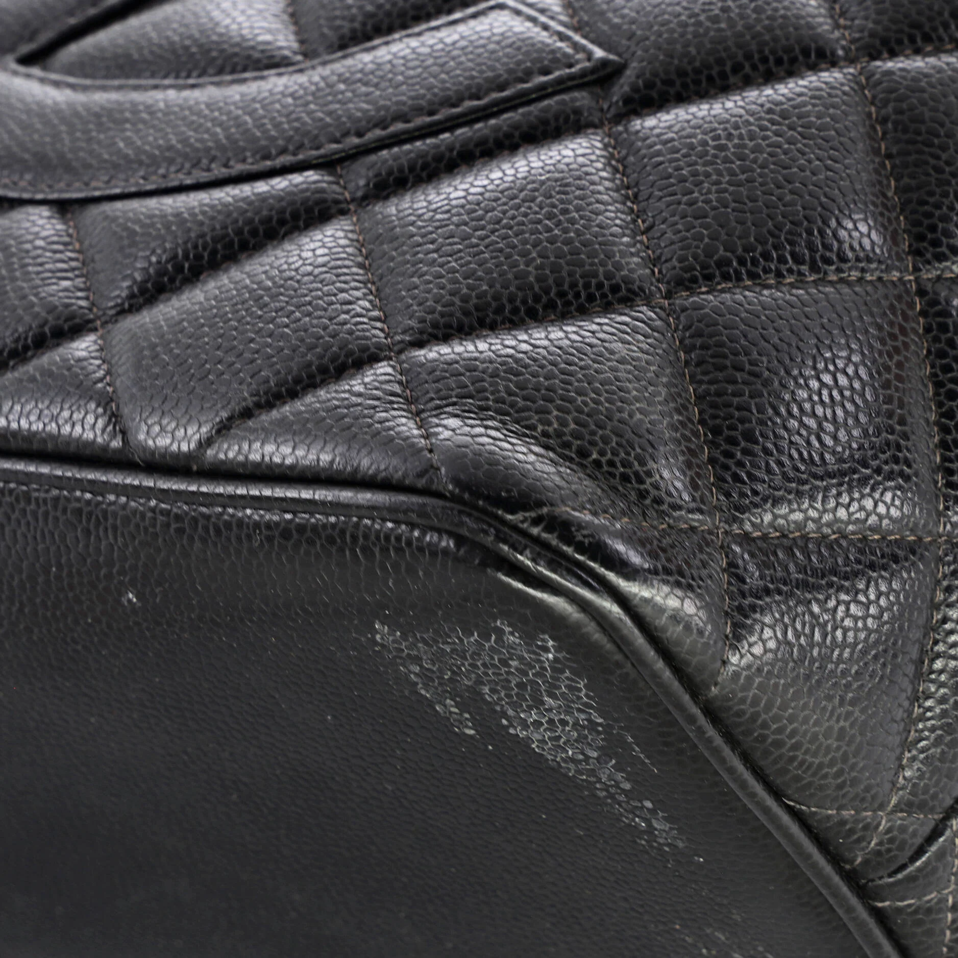 Medallion Tote Quilted Caviar - Image 6