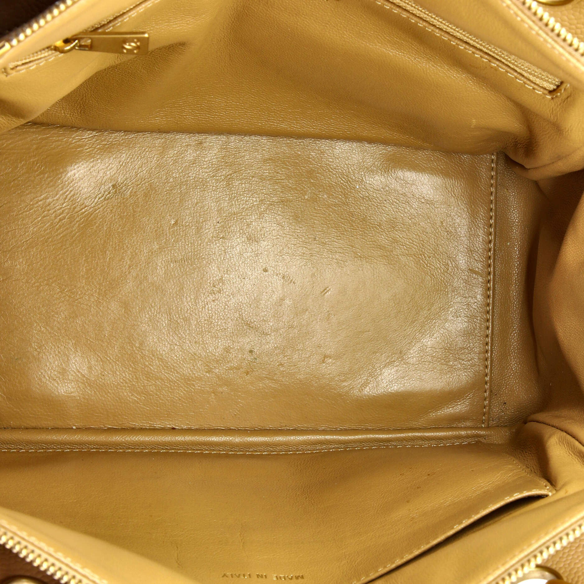 Petite Timeless Tote Quilted Caviar - Image 5