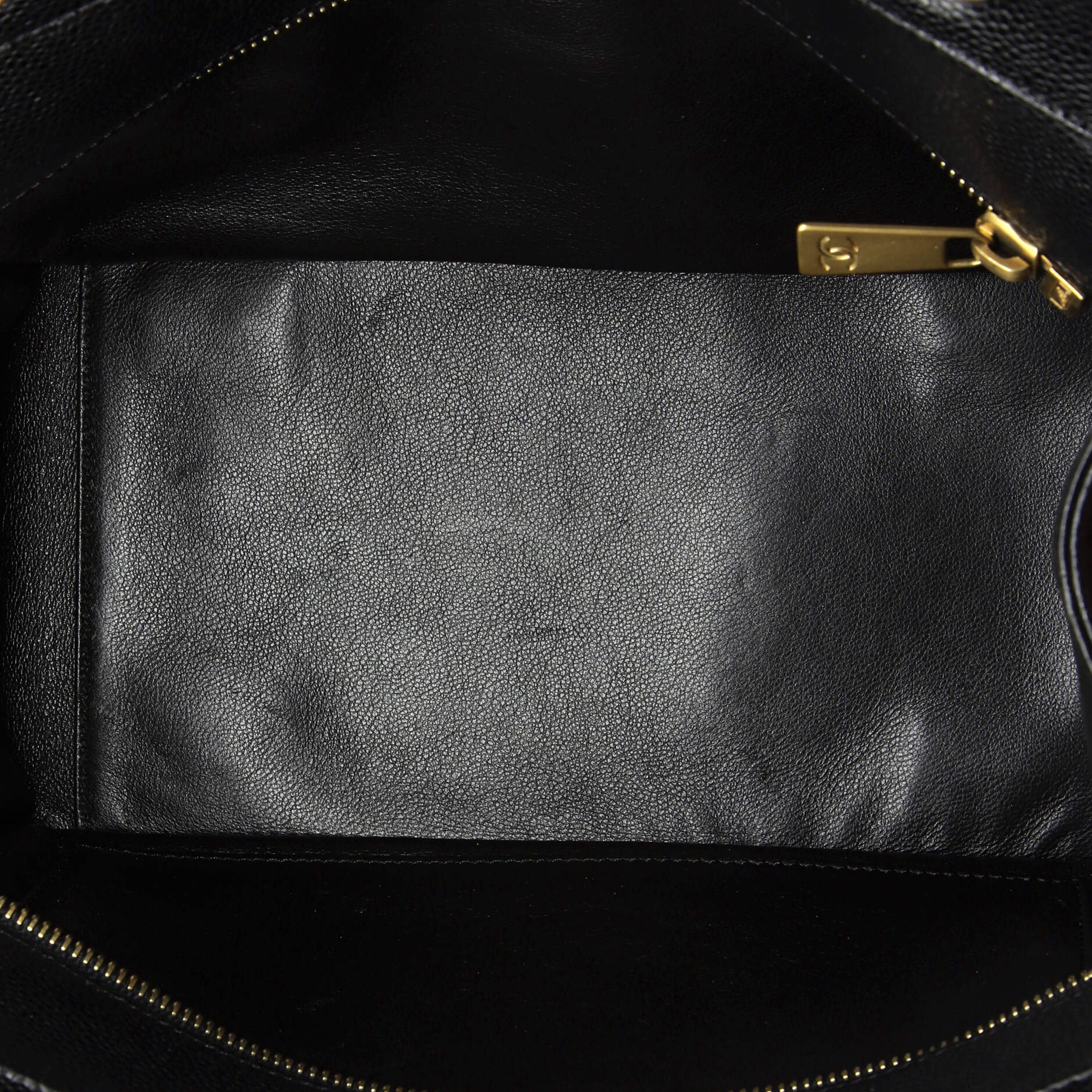 Petite Timeless Tote Quilted Caviar - Image 5