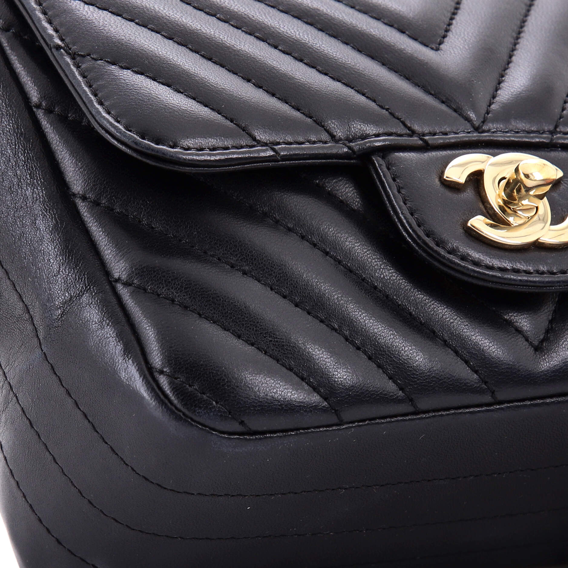 Square Classic Single Flap Bag Chevron Lambskin Mini - Image 6