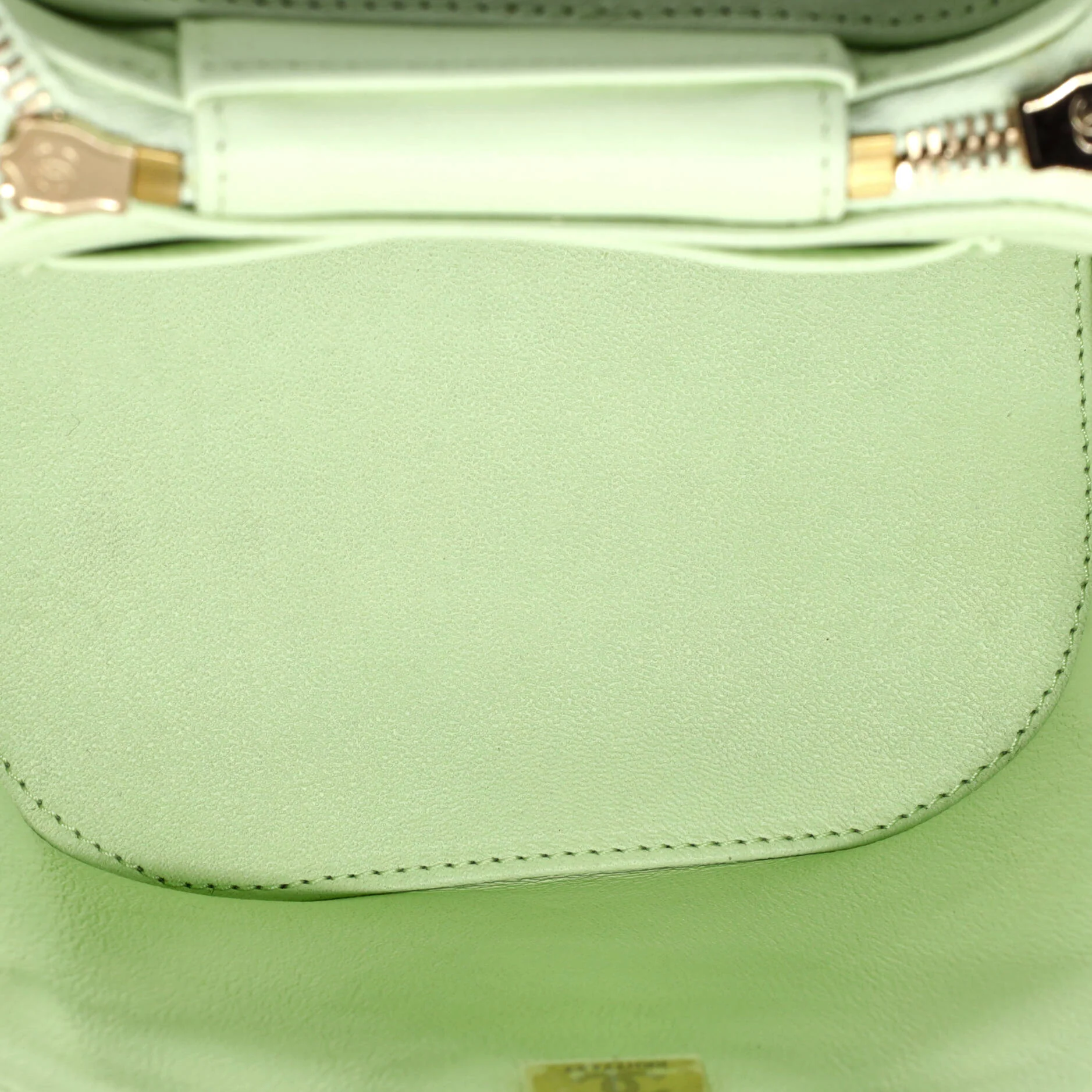 Trendy CC Top Handle Vanity Case Quilted Lambskin Small - Image 5