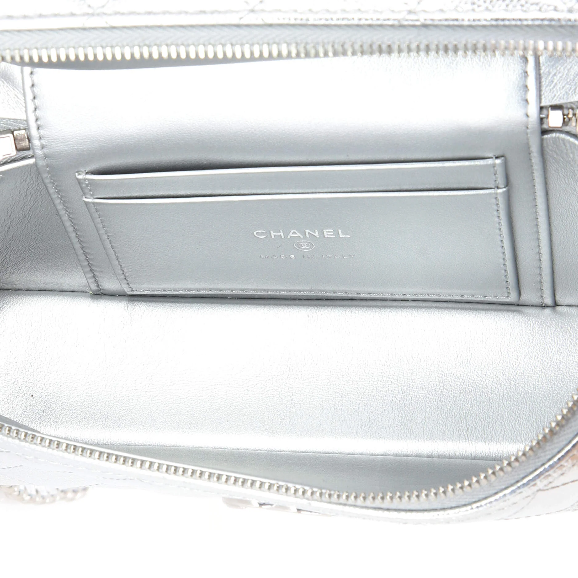Trendy Handle Slim Vanity Case with Chain Quilted Caviar - Image 5