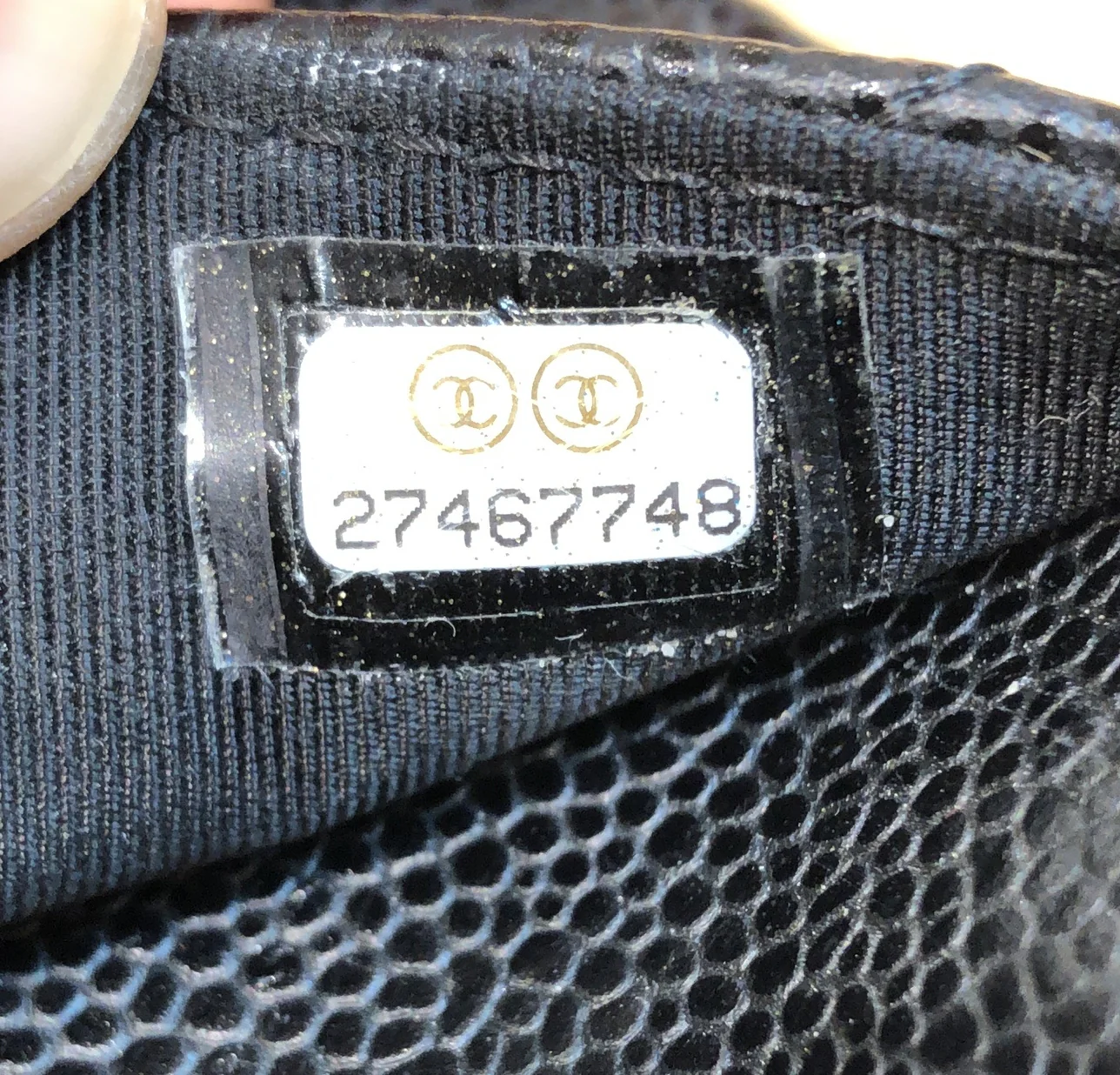 Wallet on Chain Quilted Caviar - Image 7
