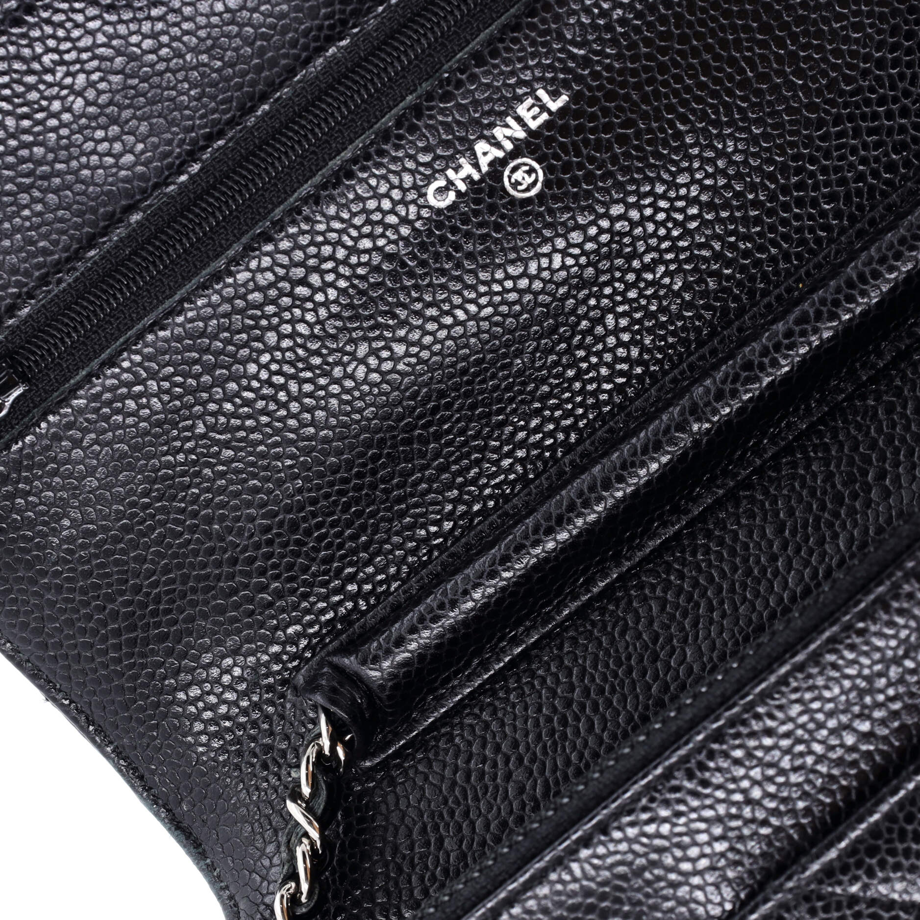 Wallet on Chain Quilted Caviar - Image 7