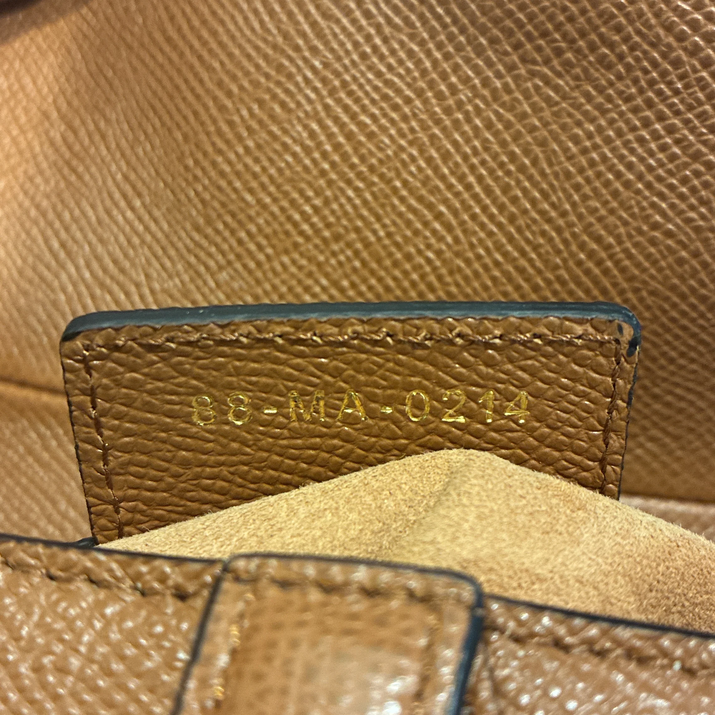 Saddle Handbag with Strap Leather Medium - Image 6