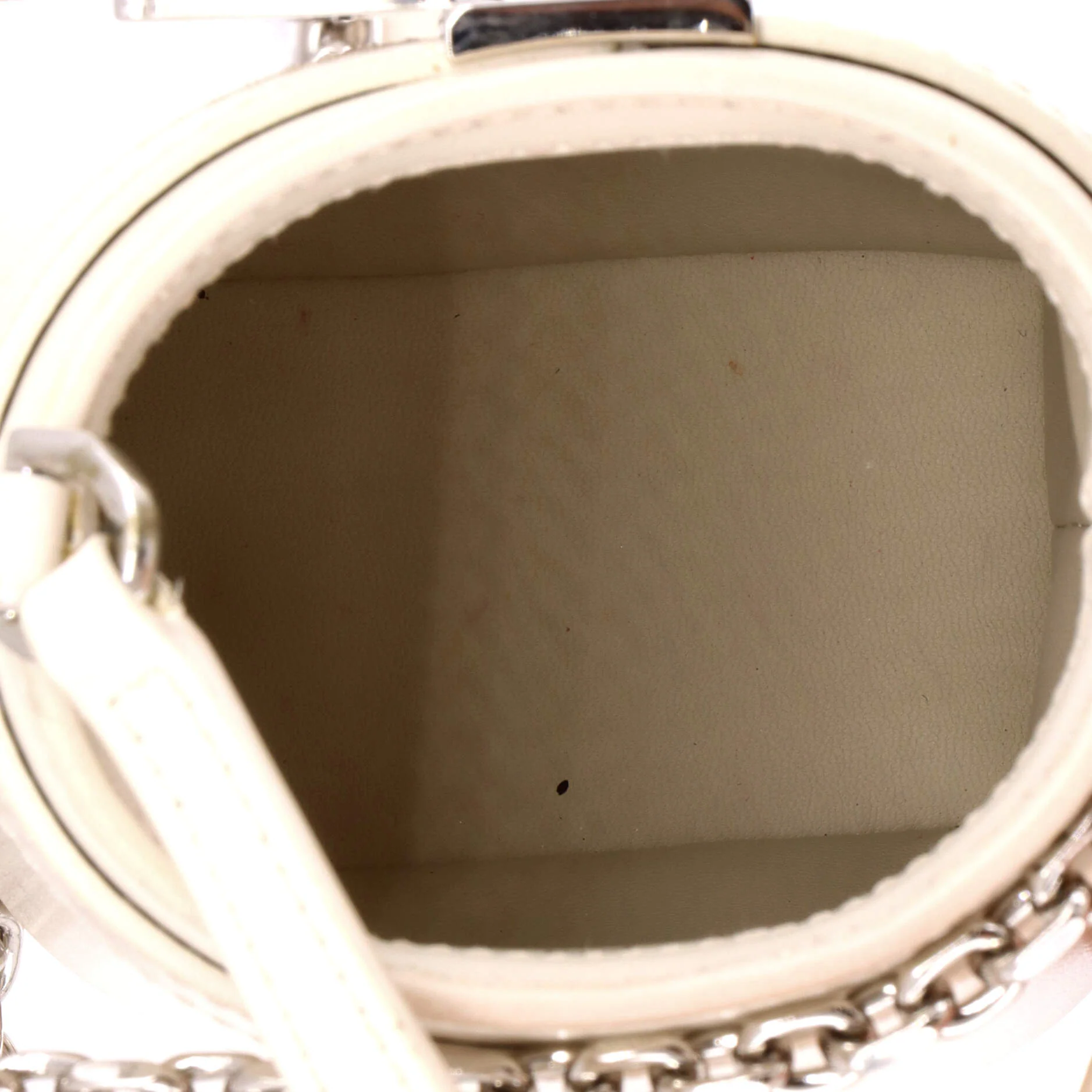 GV Shark Lock Bucket Bag Leather Micro - Image 5