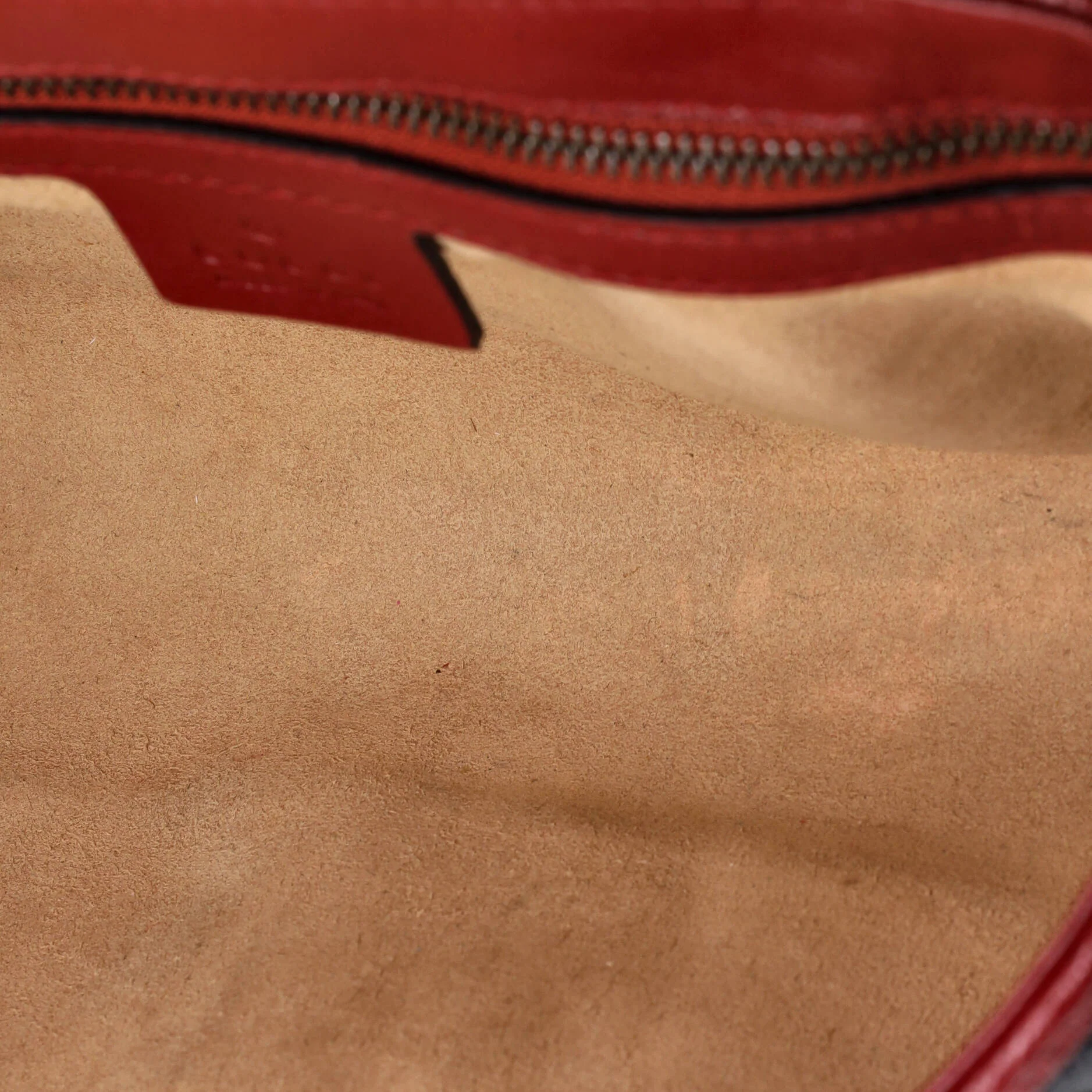 GG Marmont Flap Bag Diagonal Quilted Leather Small - Image 5