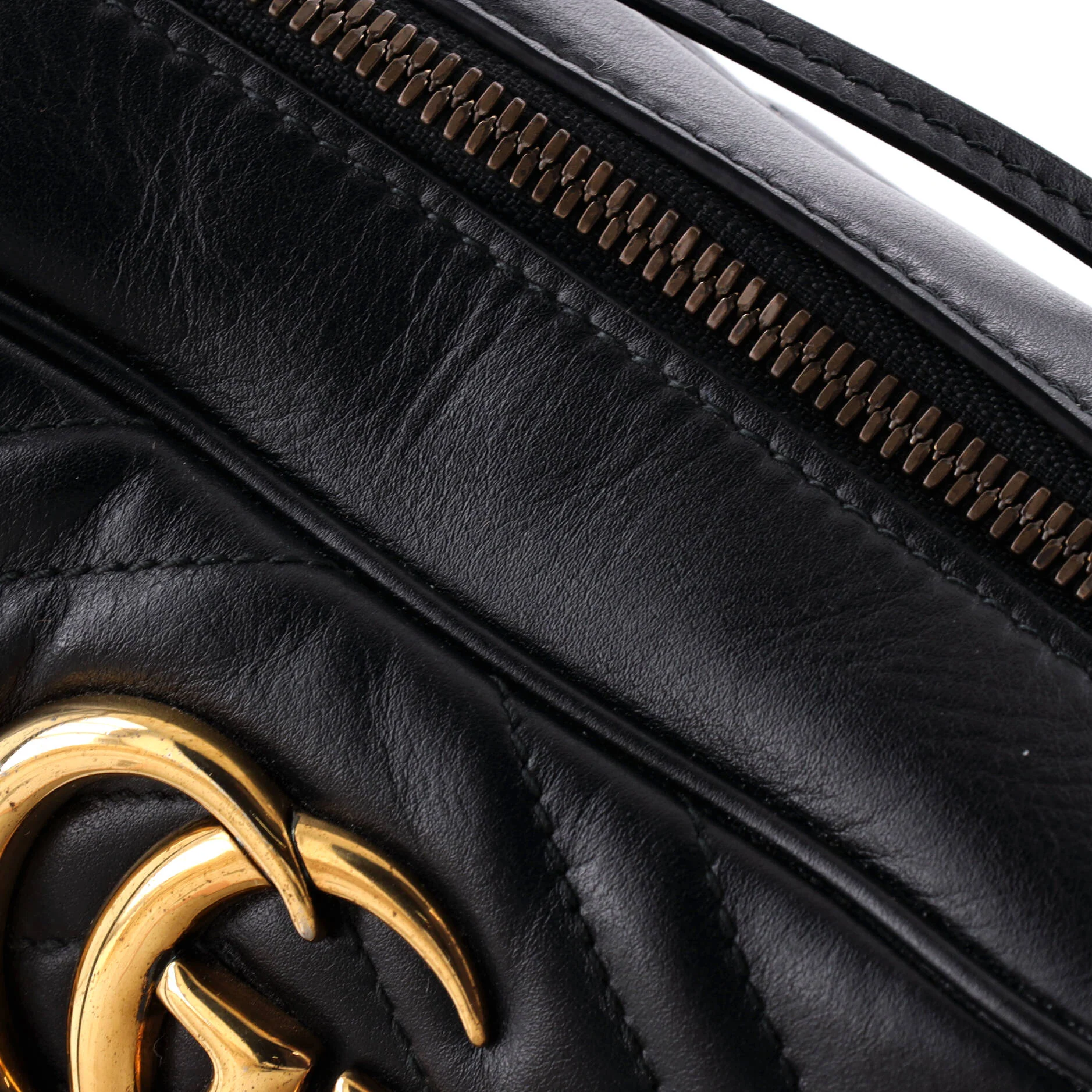 GG Marmont Shoulder Bag Matelasse Leather Small - Image 6