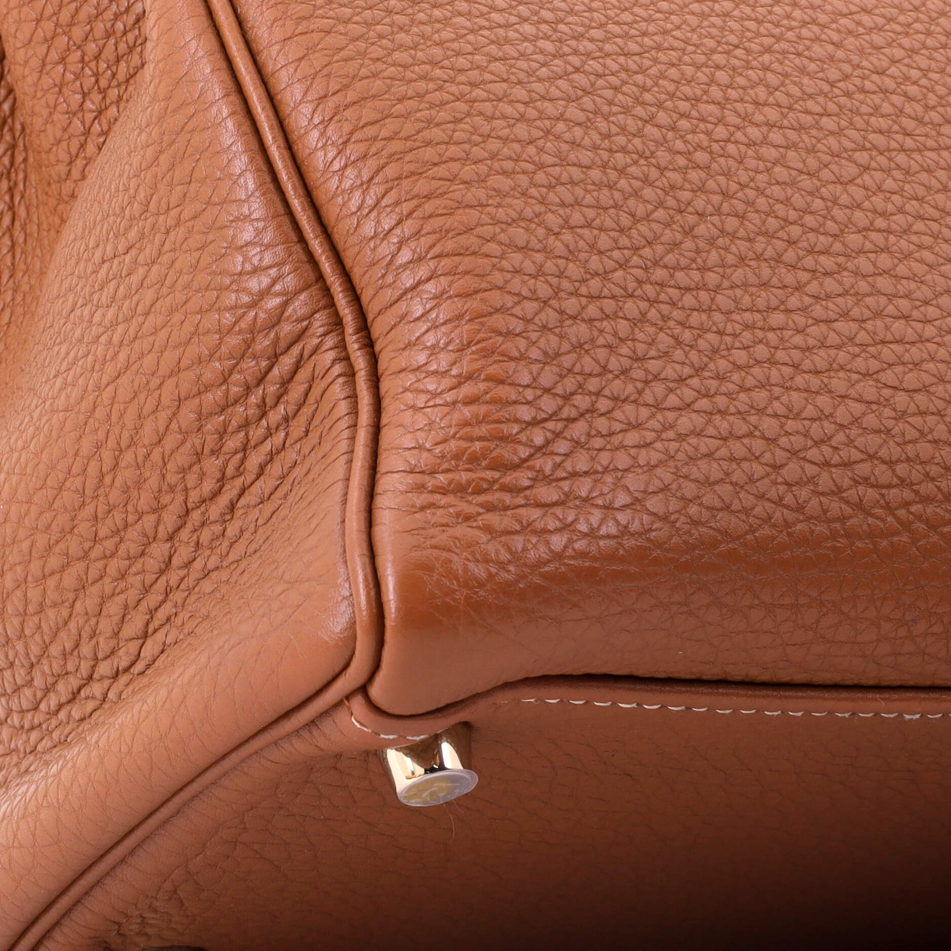 Kelly Handbag Gold Togo with Gold Hardware 28 - Image 7