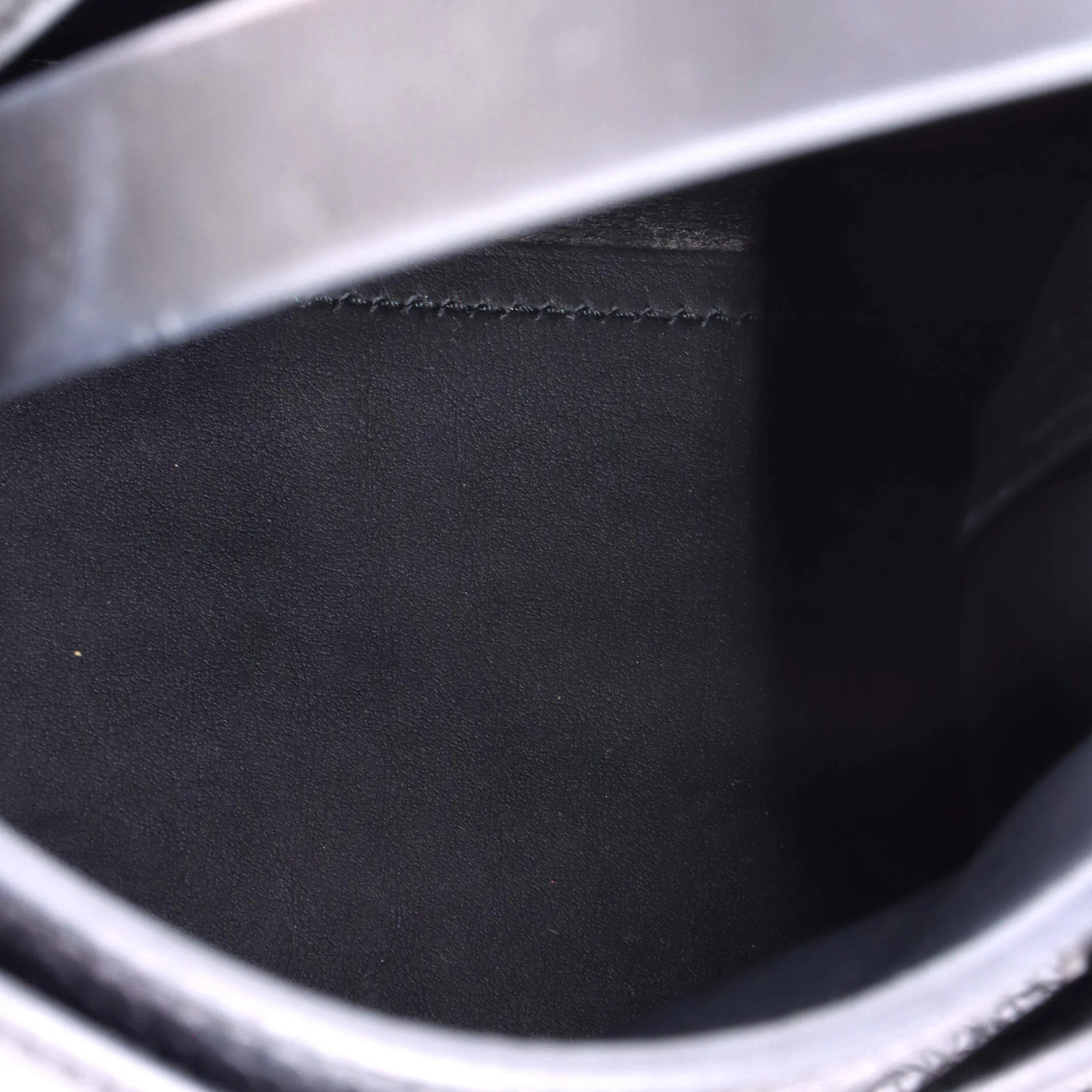Medor Handbag Togo - Image 6