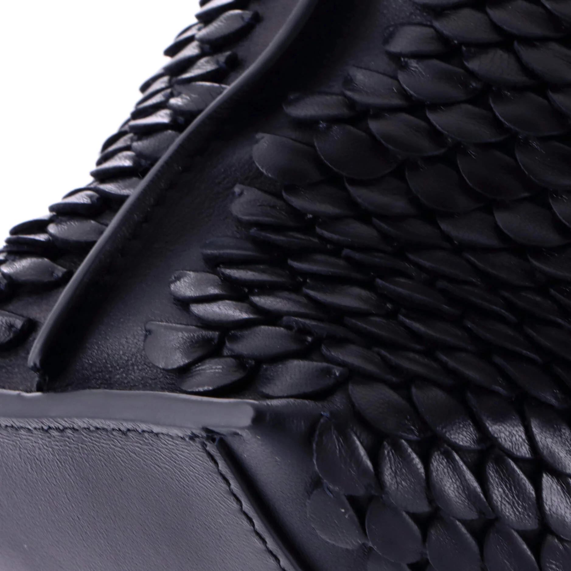 Flamenco Scales Knot Clutch Leather Medium - Image 6