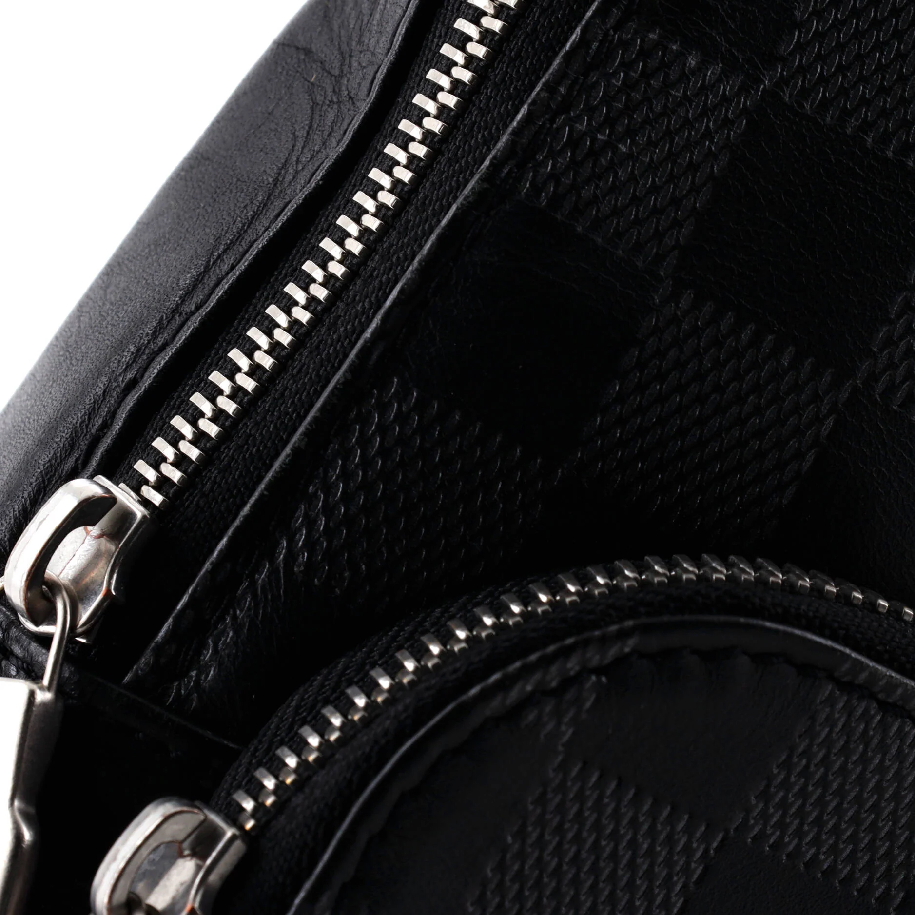 Avenue Sling Bag Damier Infini Leather - Image 6