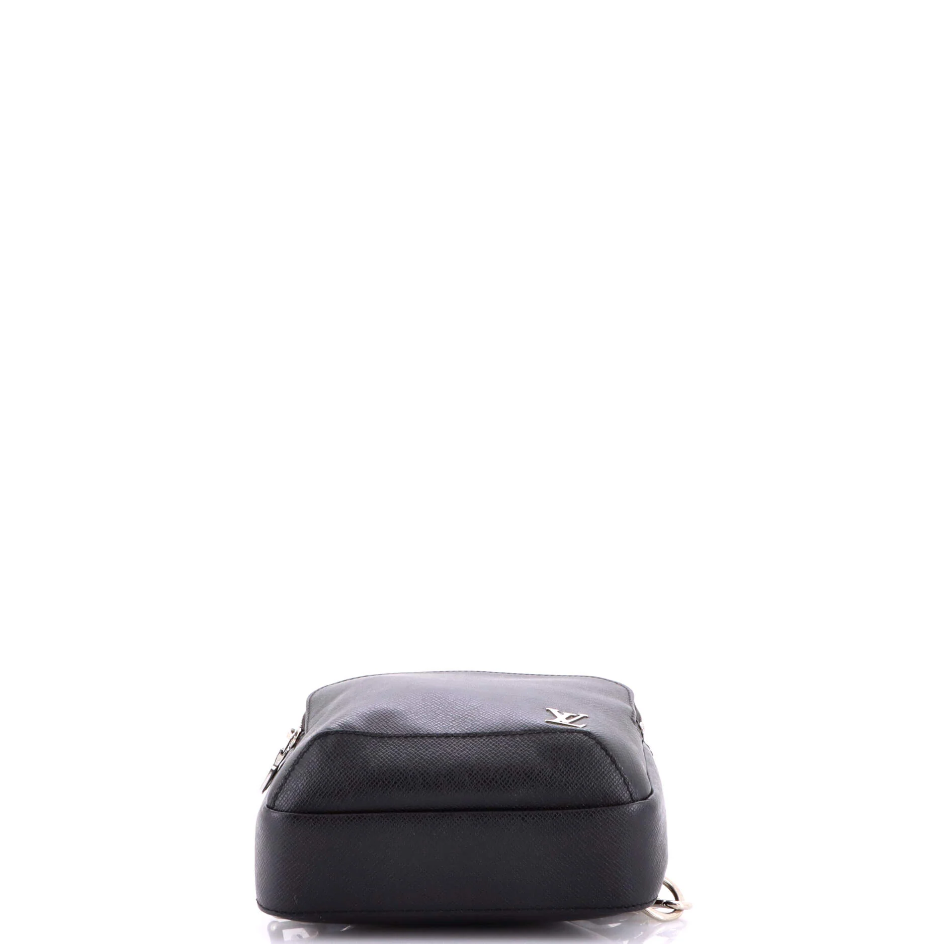Avenue Sling Bag Taiga Leather - Image 4