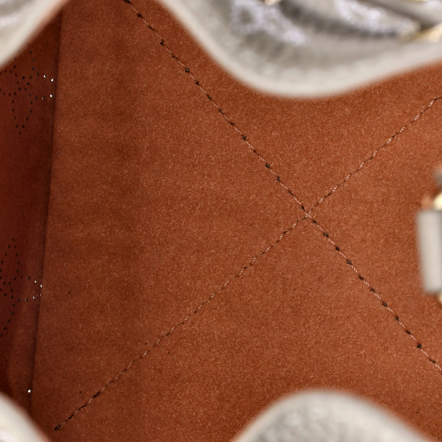 Bella Bucket Bag Flight Mode Mahina Leather Pico - Image 5