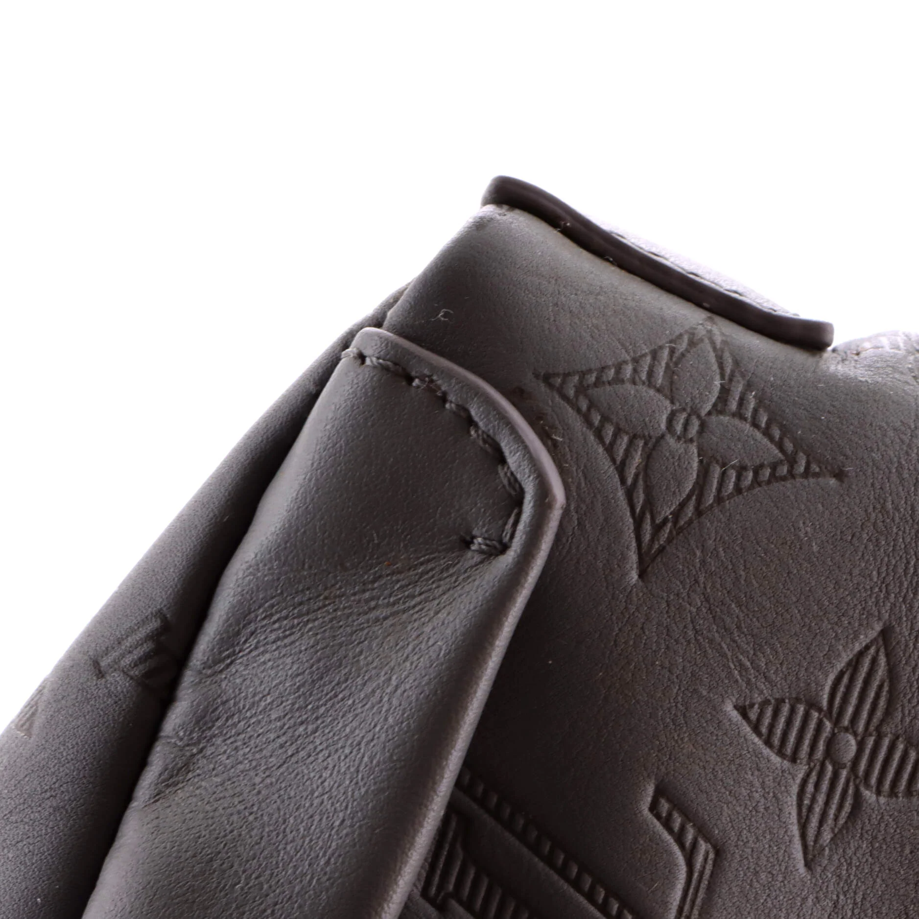 Discovery Bumbag Monogram Shadow Leather PM - Image 6