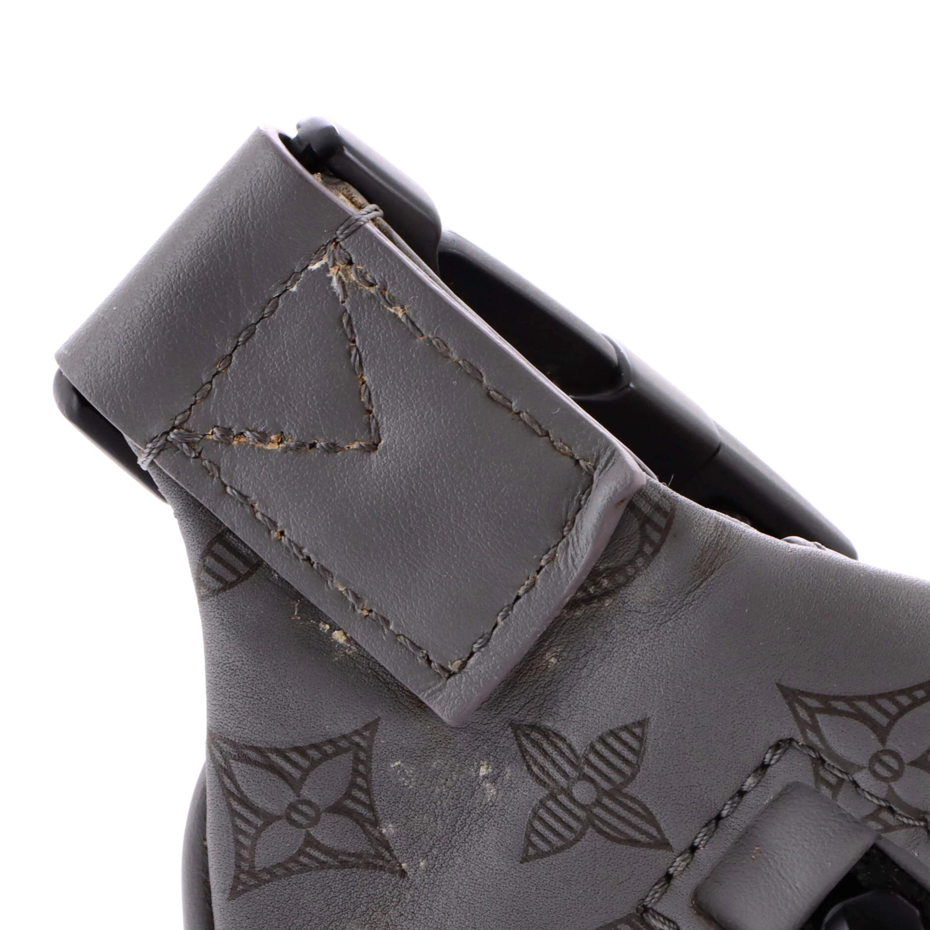 Discovery Bumbag Monogram Shadow Leather PM - Image 7