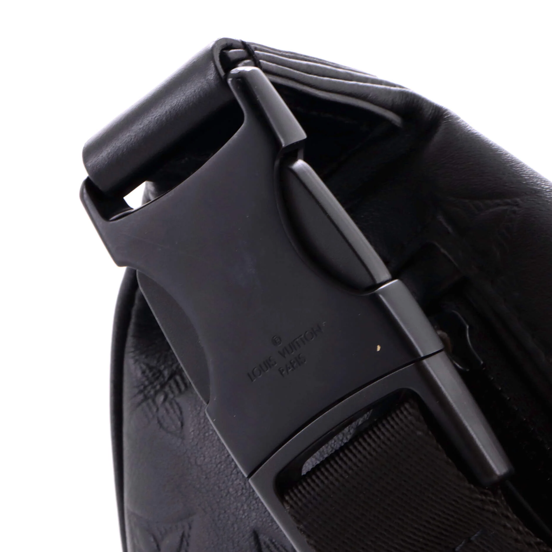 Discovery Bumbag Monogram Shadow Leather PM - Image 7