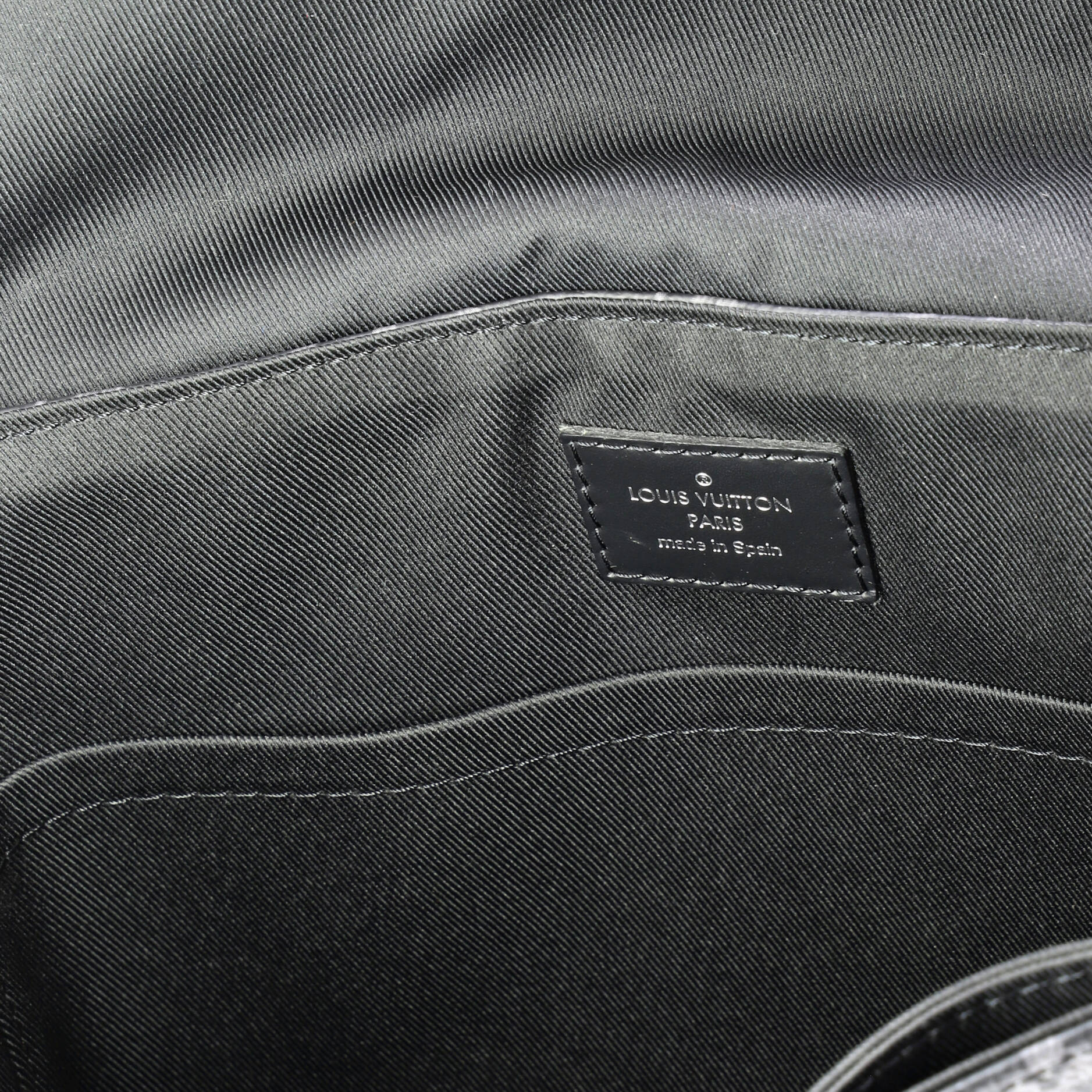 District Messenger Bag Monogram Eclipse Canvas PM - Image 6
