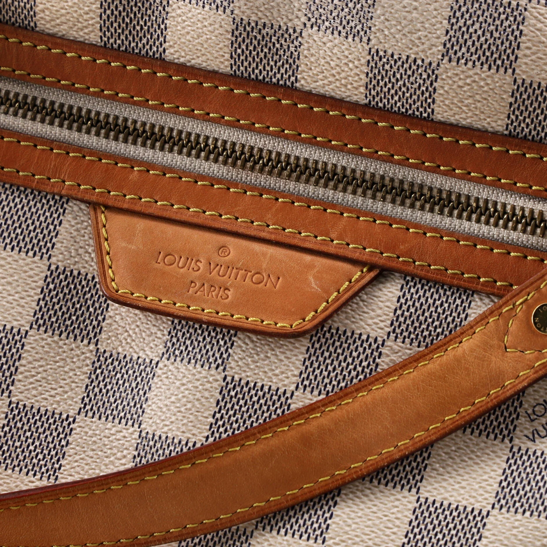 Evora Handbag Damier MM - Image 7