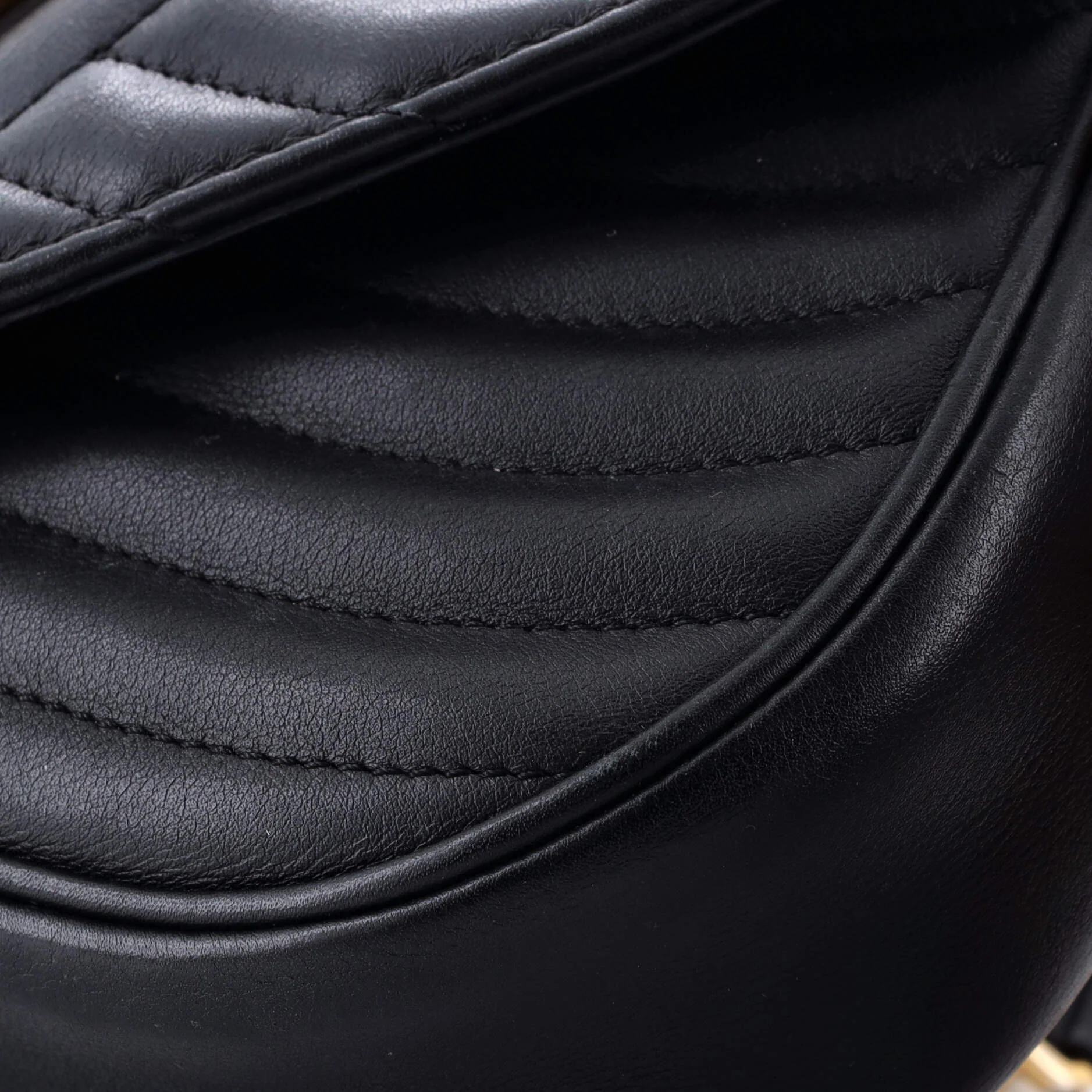 New Wave Chain Bag Quilted Leather PM - Image 6