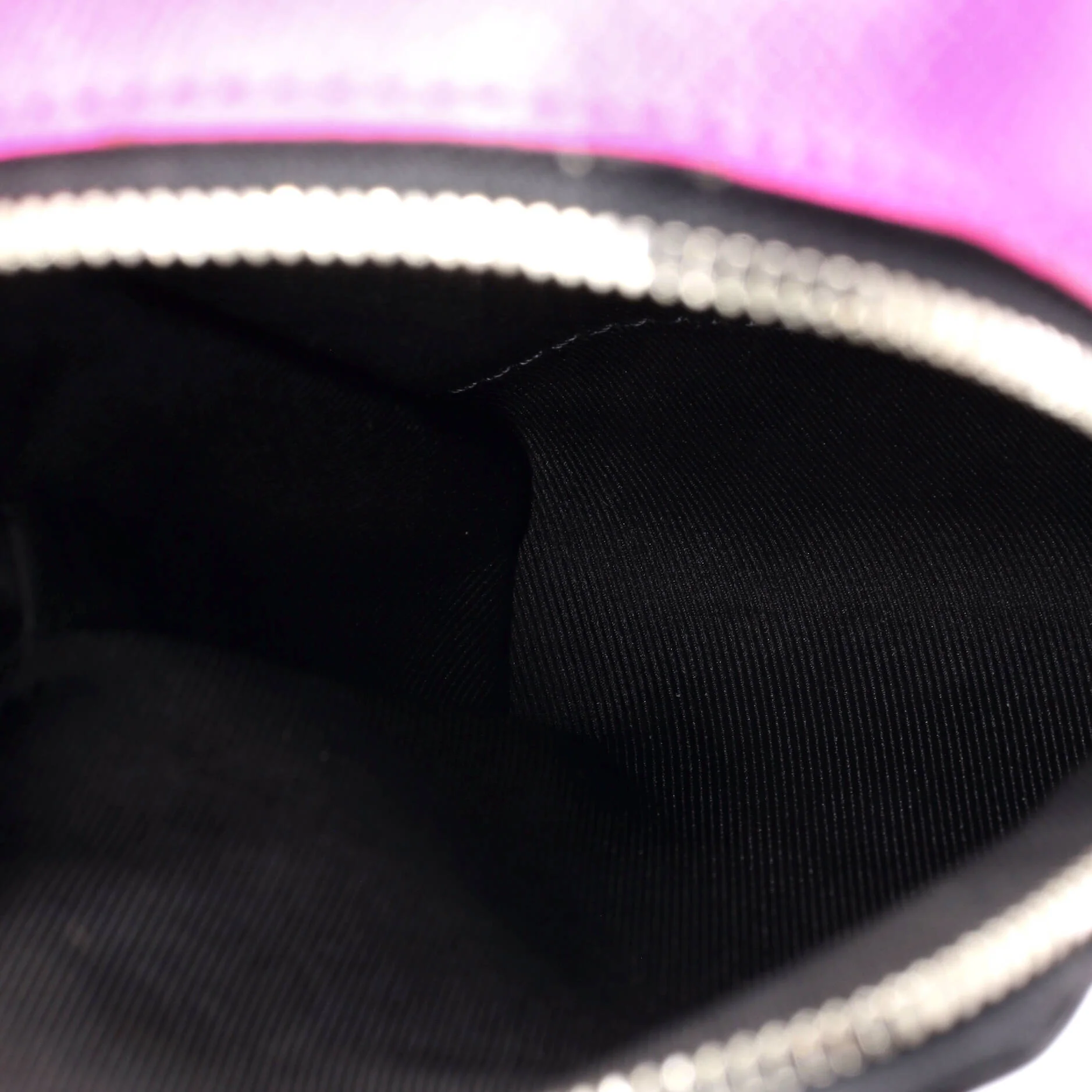 Outdoor Slingbag Monogram Taigarama - Image 5