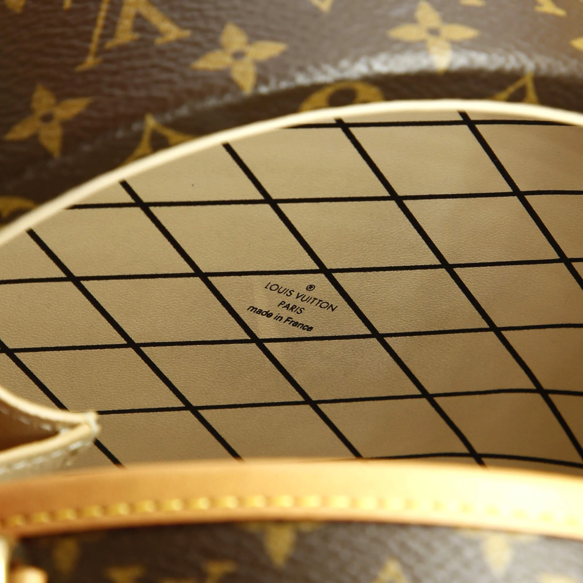 Petite Boite Chapeau Bag Monogram Canvas - Image 6