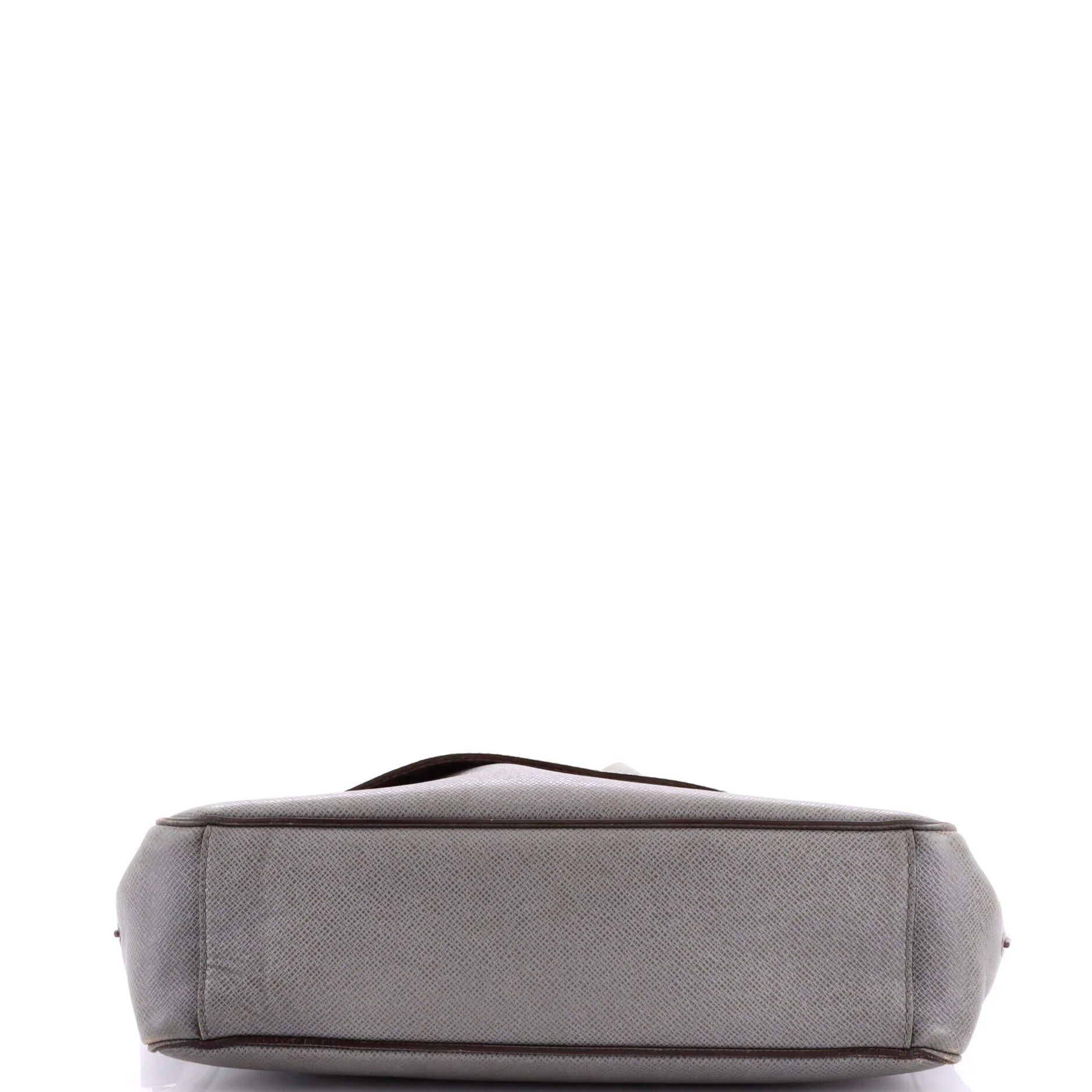 Roman Handbag Taiga Leather MM - Image 4