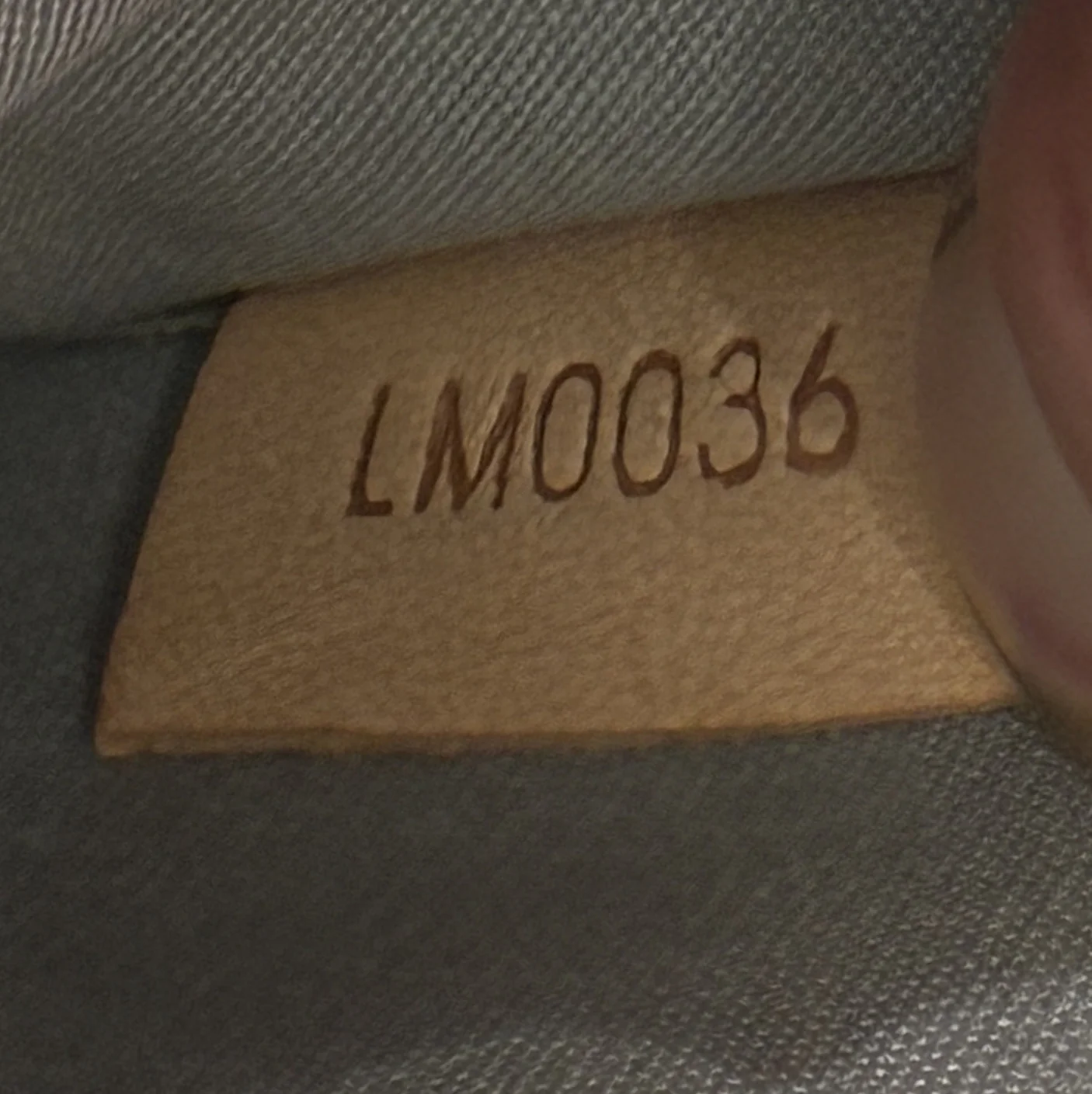 Roxbury Drive Handbag Monogram Vernis - Image 7