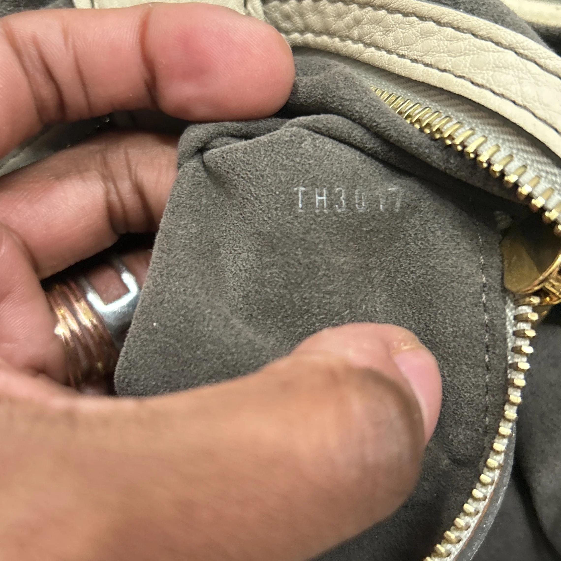 XL Hobo Mahina Leather - Image 7