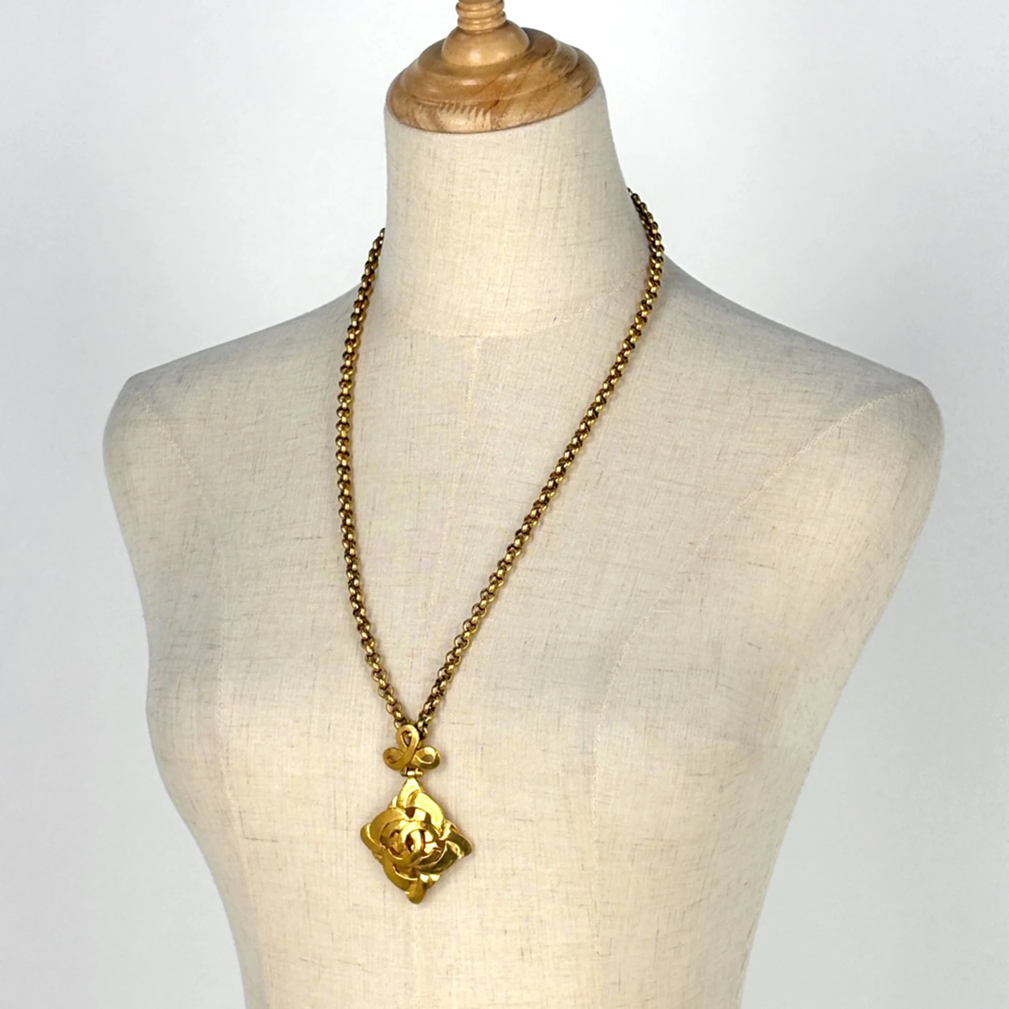 CC Logo Chain Pendant Necklace Metal - Image 6