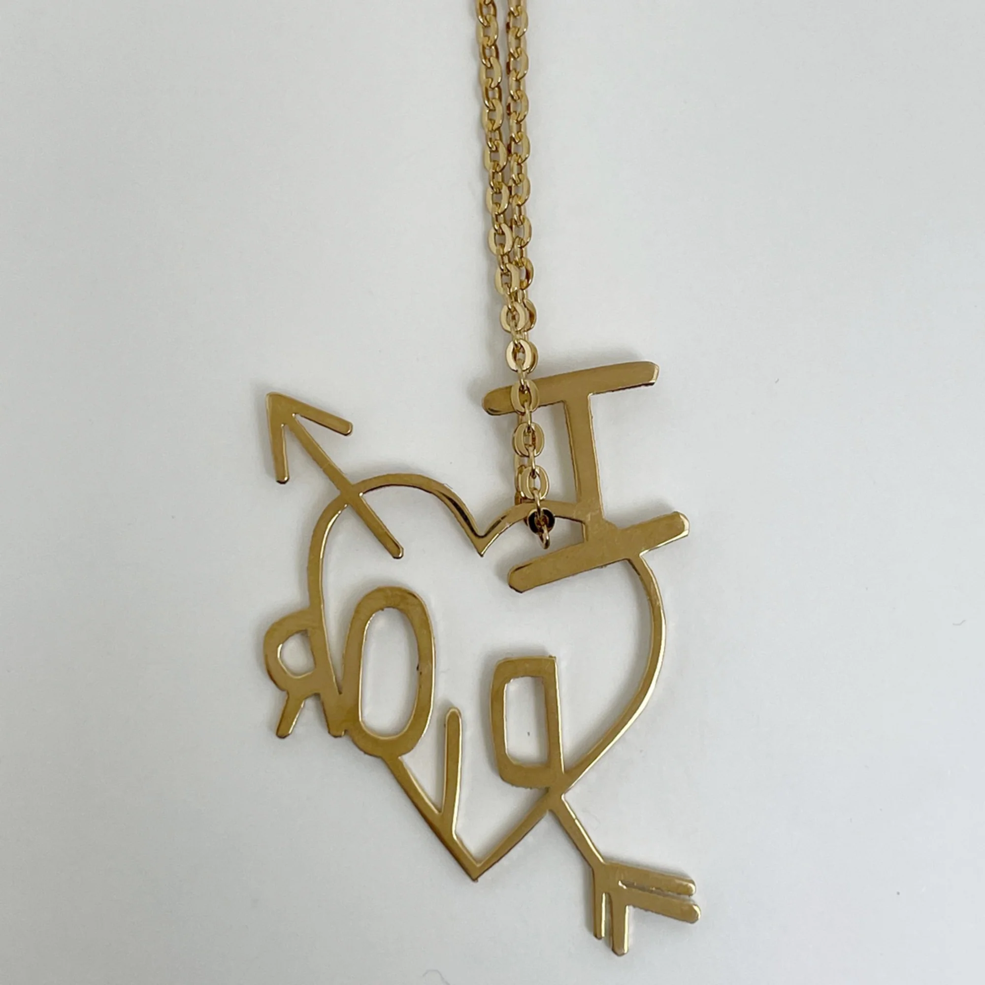 Heart Motif Pendant Necklace Gold - Image 2