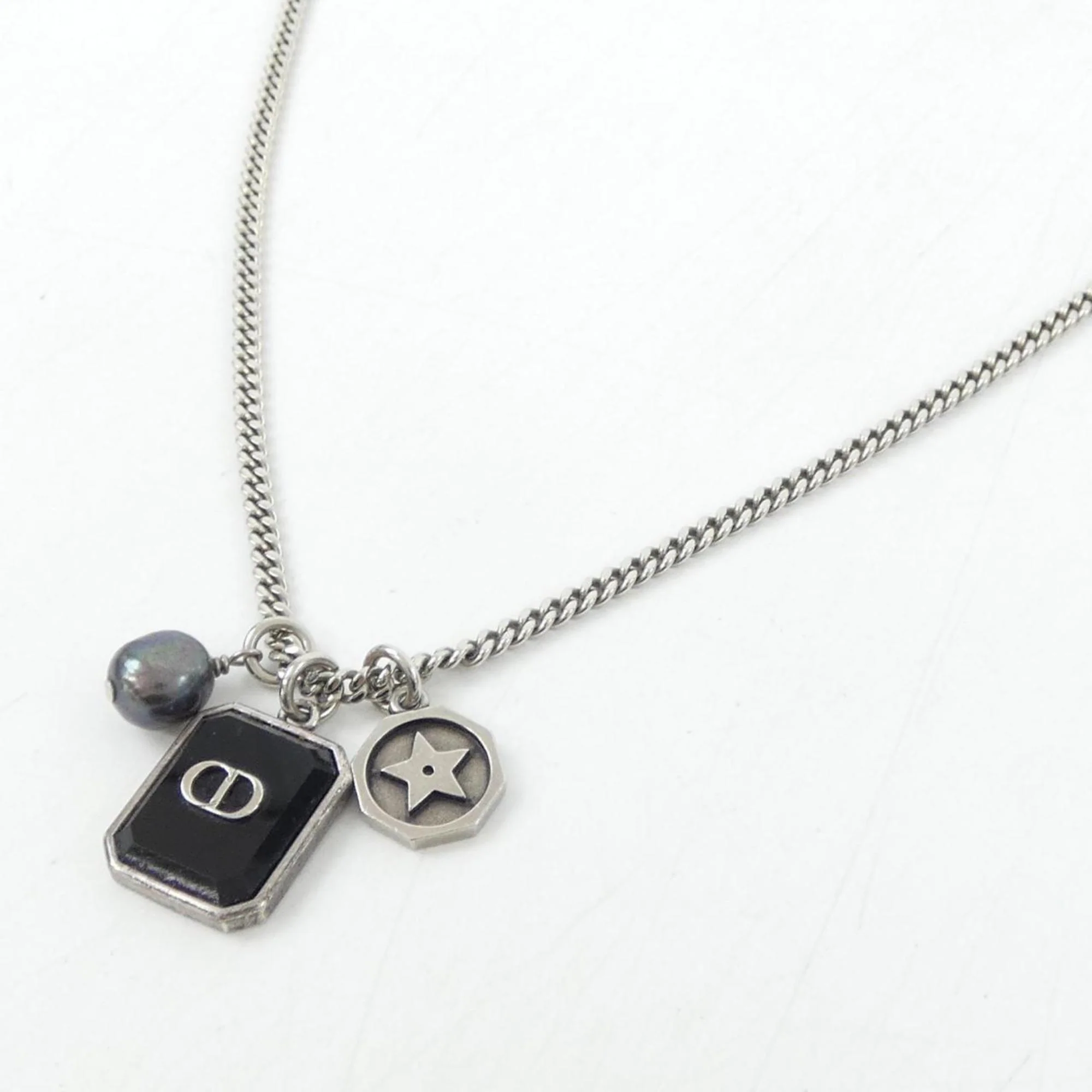 Pendant Necklace Black and Silver - Image 2