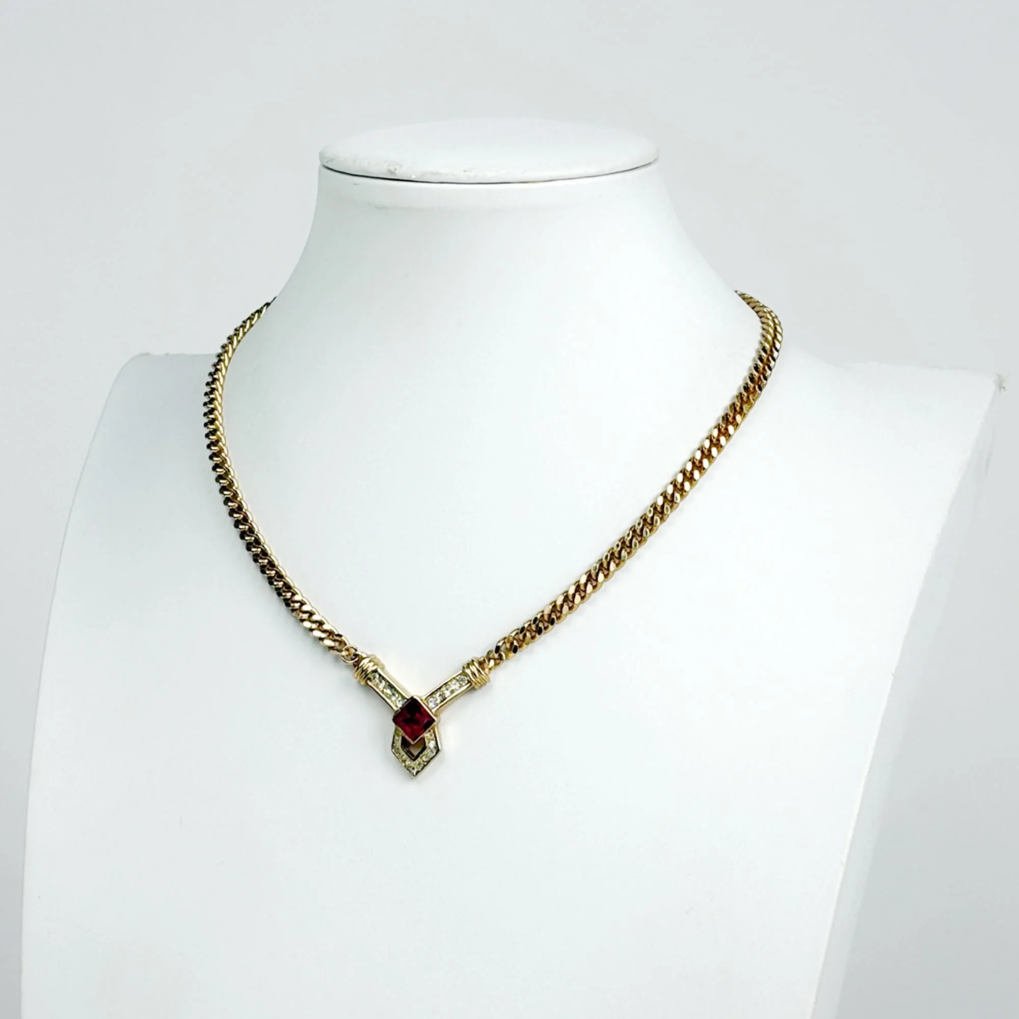 Pendant Necklace Gold and Rhinestone - Image 6