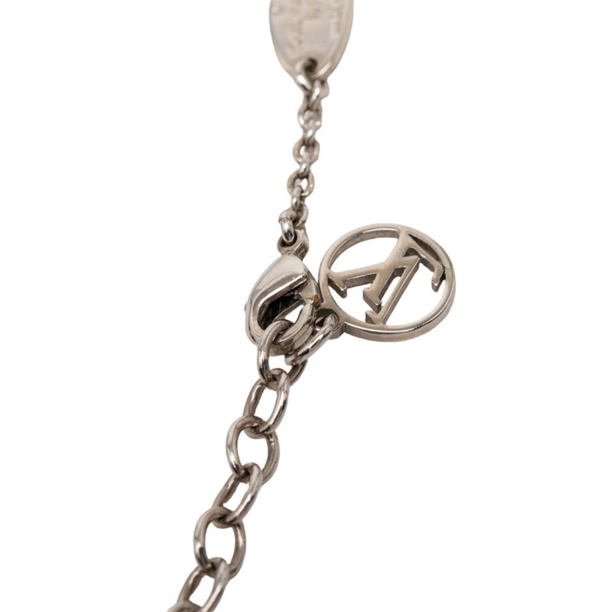 Essential V Pendant Necklace Silver Metal - Image 6