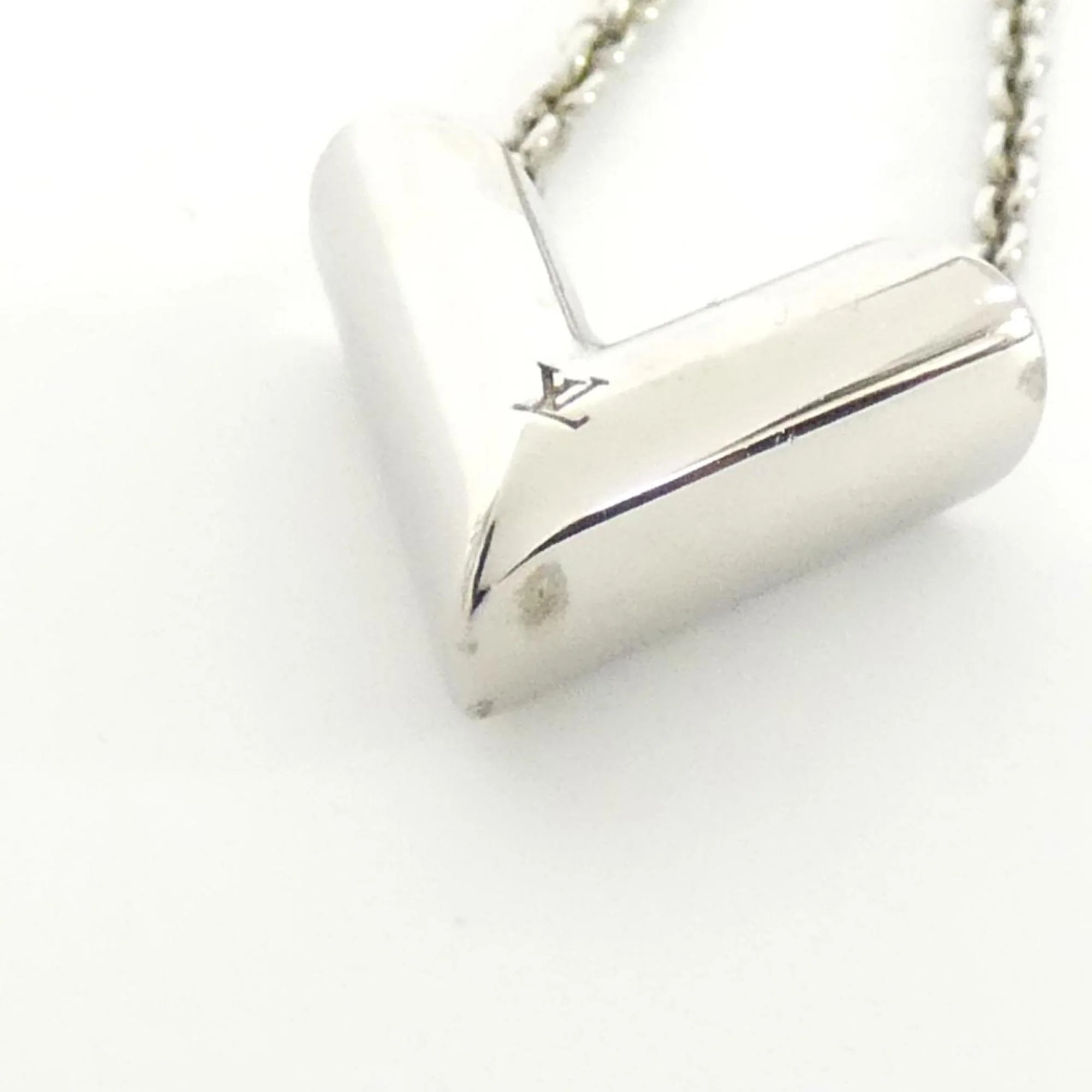 Essential V Pendant Necklace Sterling Silver - Image 4