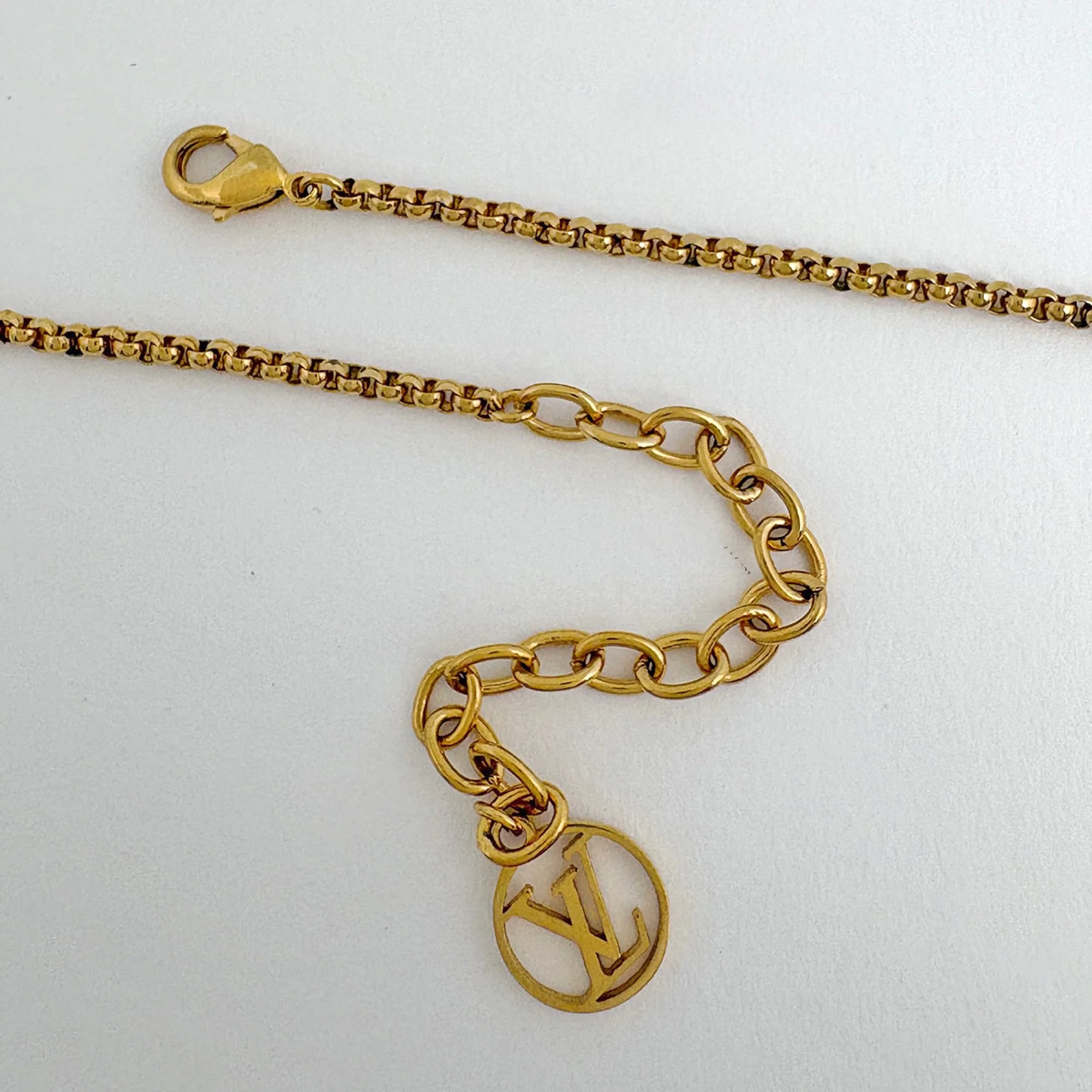 Pendant Necklace Gold and Rhinestone - Image 3
