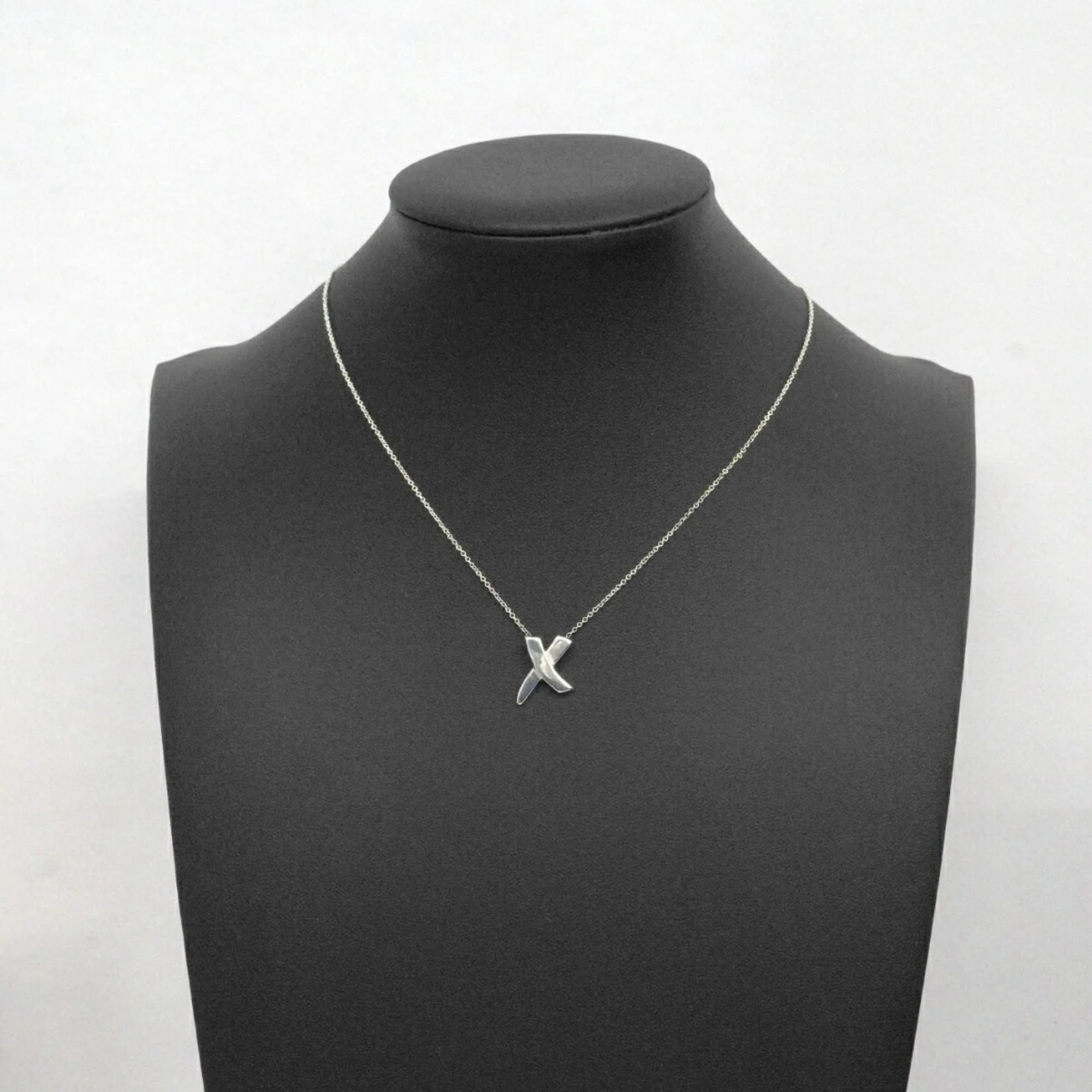 Kiss Pendant Necklace Sterling Silver - Image 8