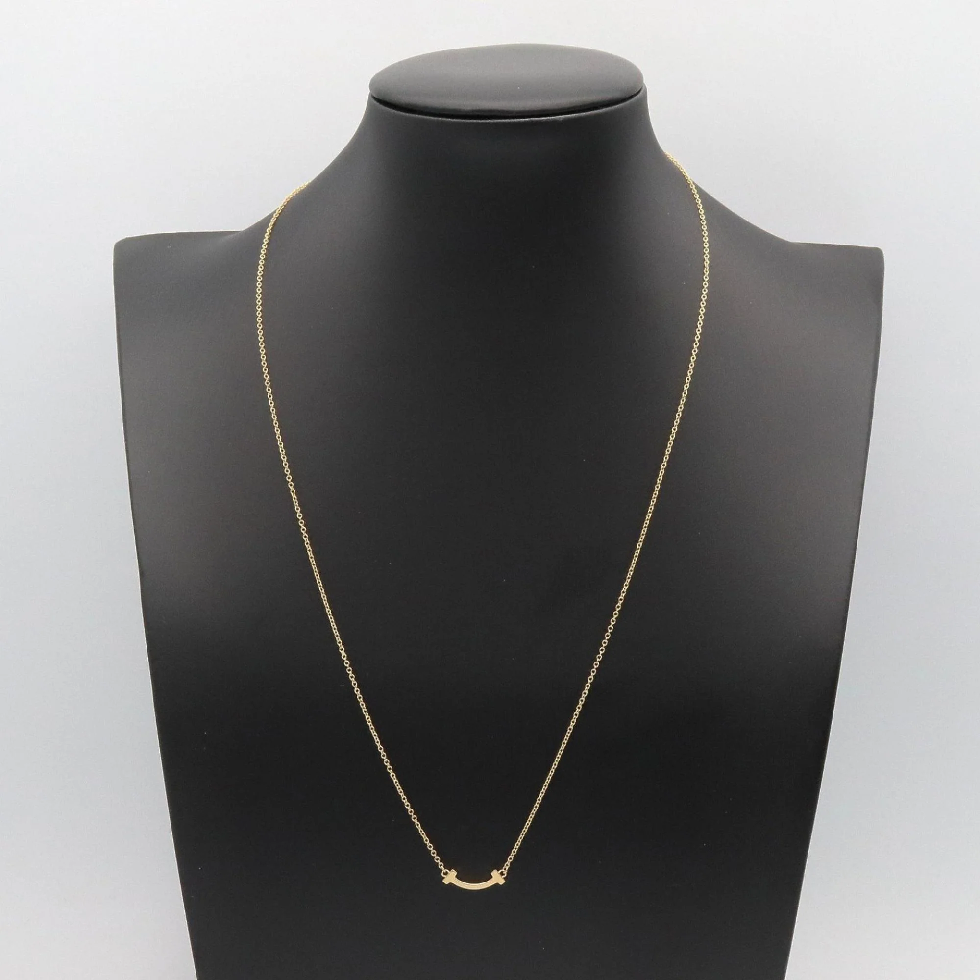 T Smile Mini Pendant Necklace 18K Yellow Gold - Image 5