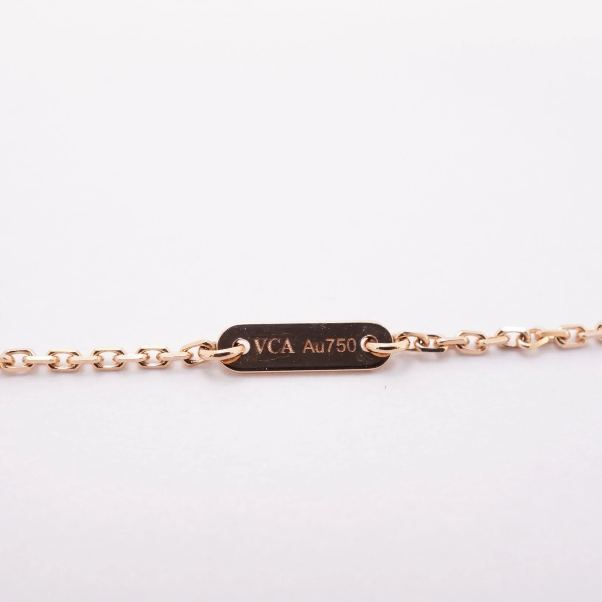 Sweet Alhambra Pendant Necklace 18K Rose Gold and Carnelian - Image 5