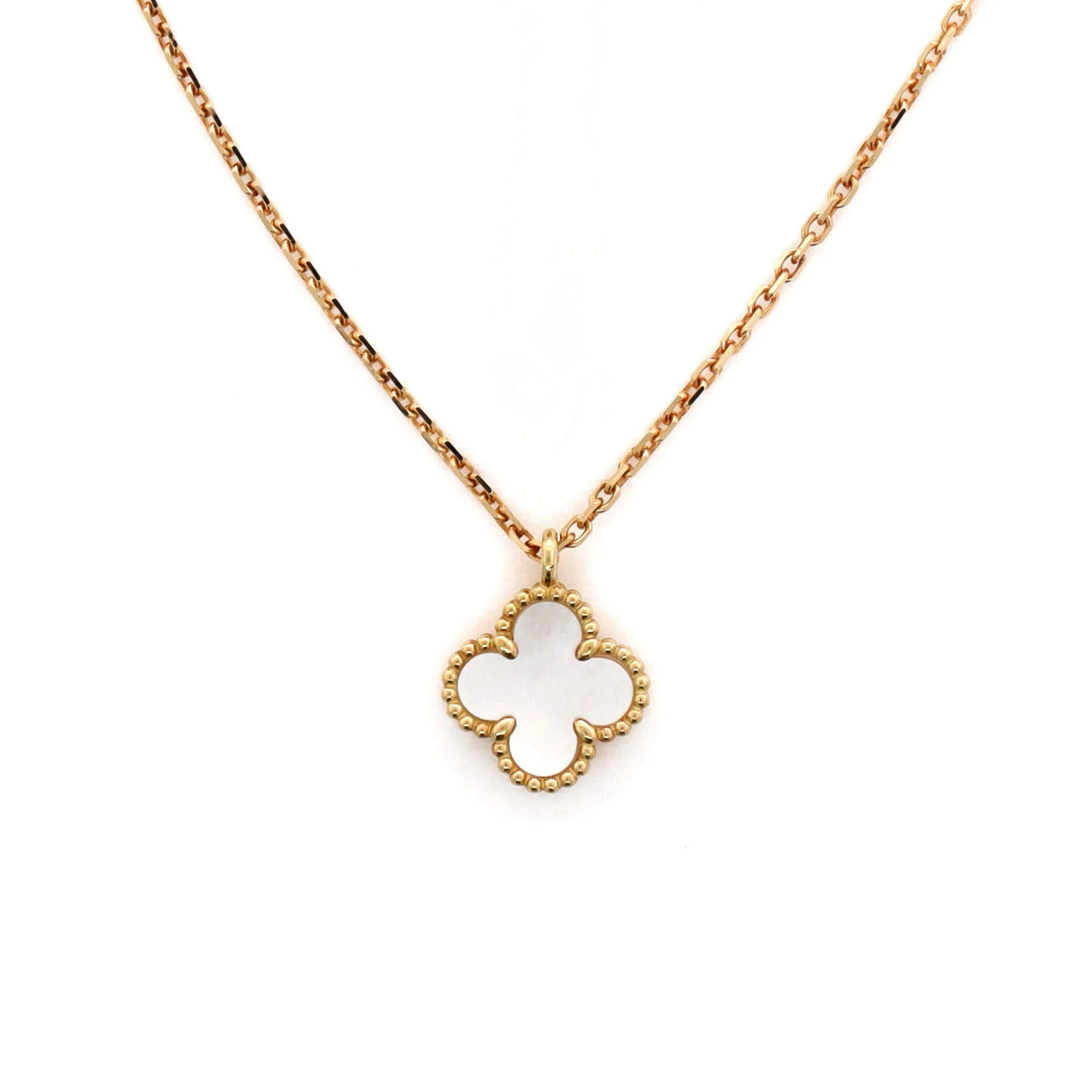Sweet Alhambra Pendant Necklace 18K Yellow Gold and Mother of Pearl - Image 4