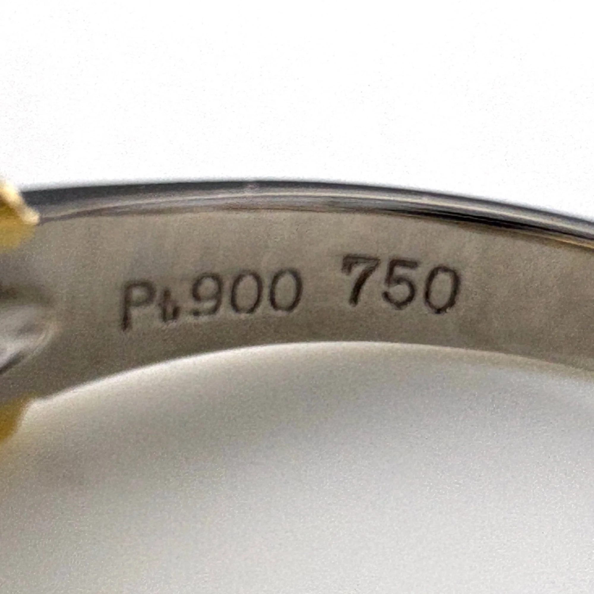 Ring Platinum and Yellow Gold - Image 7
