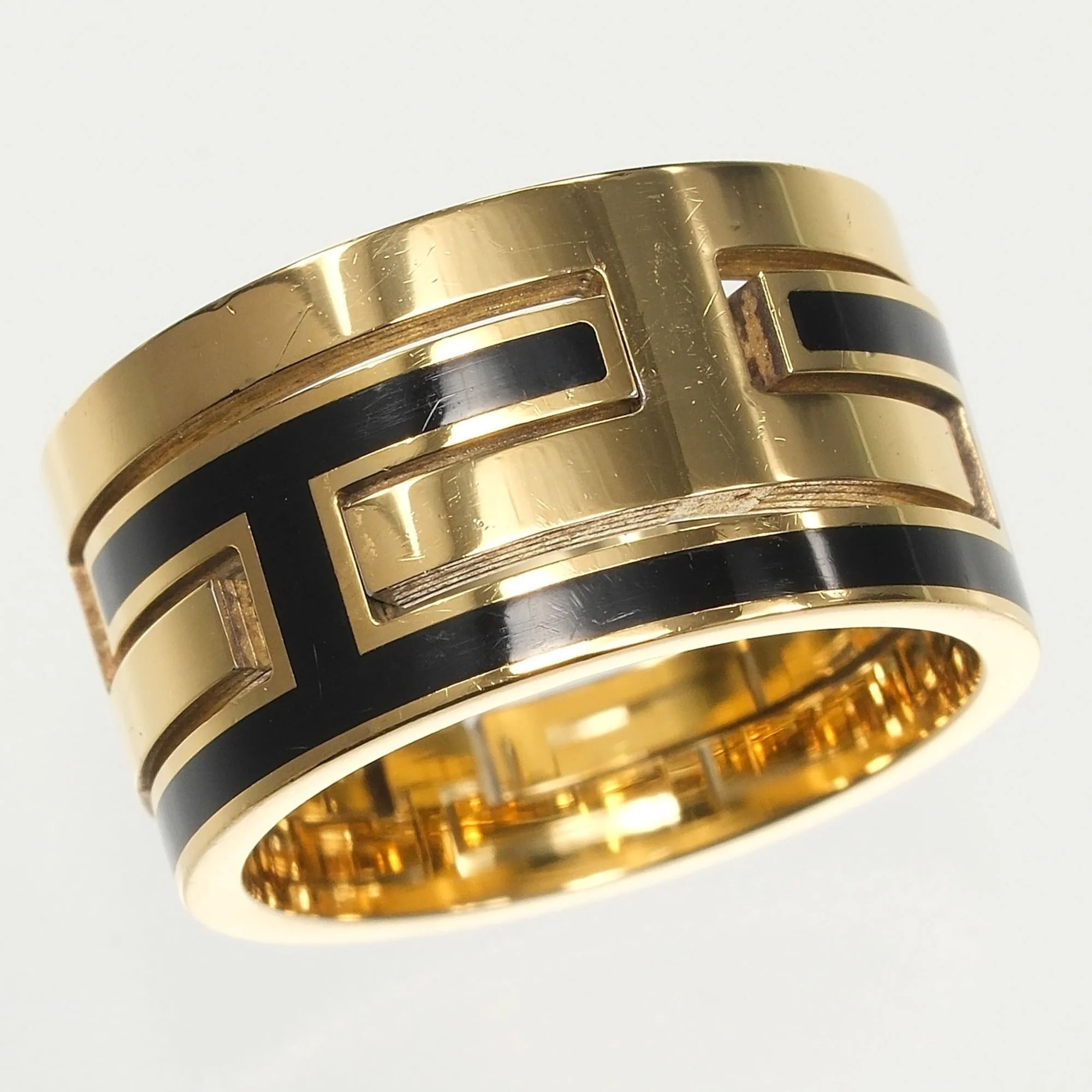 Move Ash Band Ring Gold - Image 7