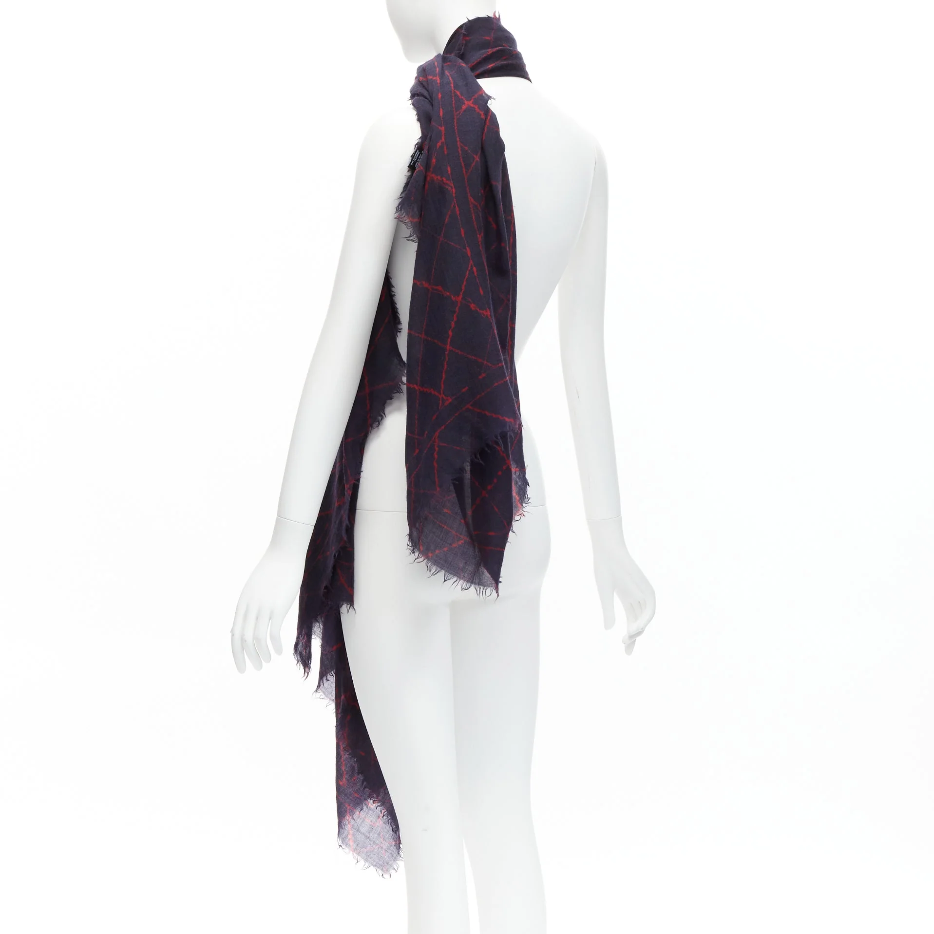 Chanel CC logo diamond quilt print raw edge scarf - Image 6