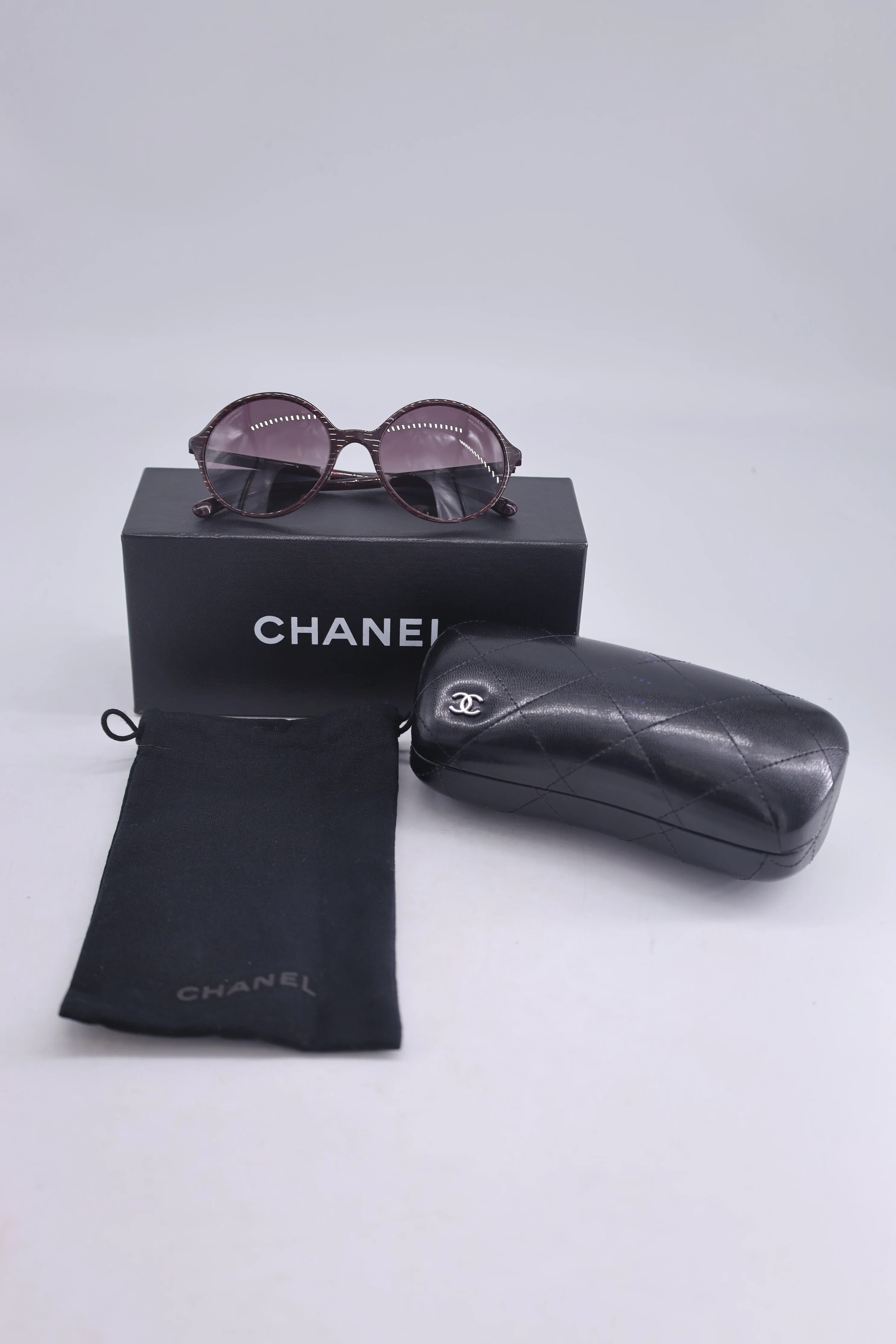 Chanel CH5391H Round Sunglasses with Pearl in Red Acetate - Image 8